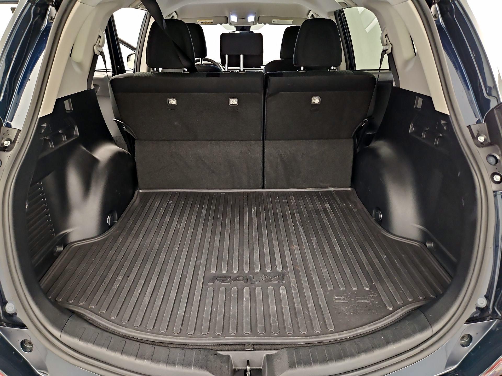 Thumbnail: 2018 Toyota RAV4 - 20