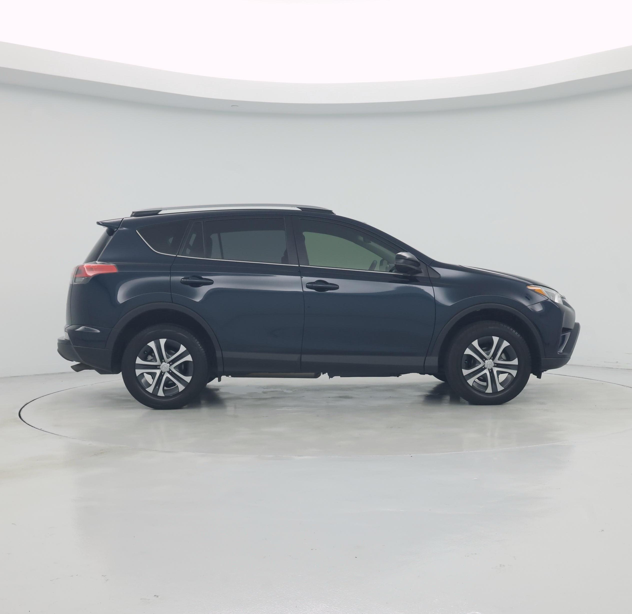 Thumbnail: 2018 Toyota RAV4 - 7
