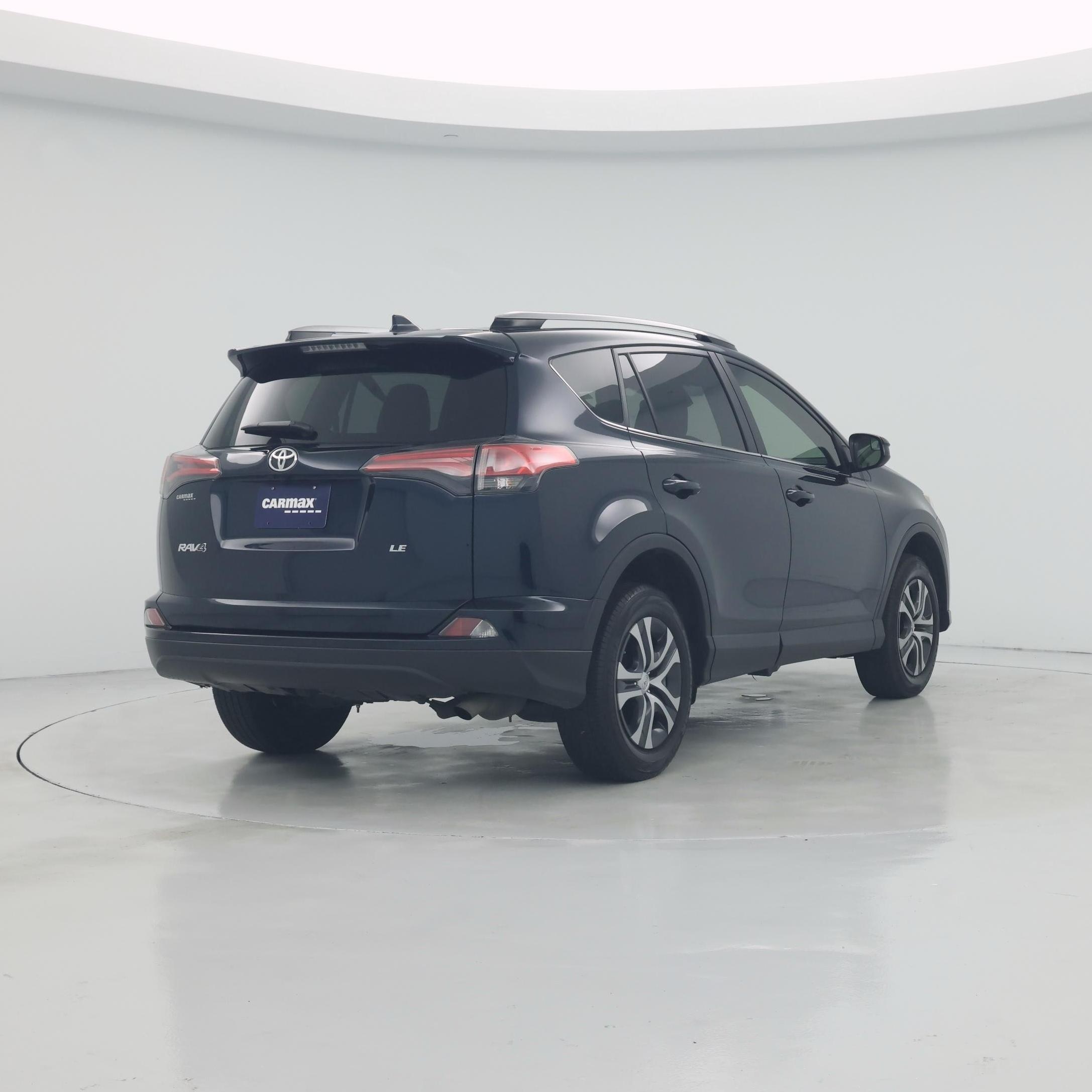 Thumbnail: 2018 Toyota RAV4 - 8