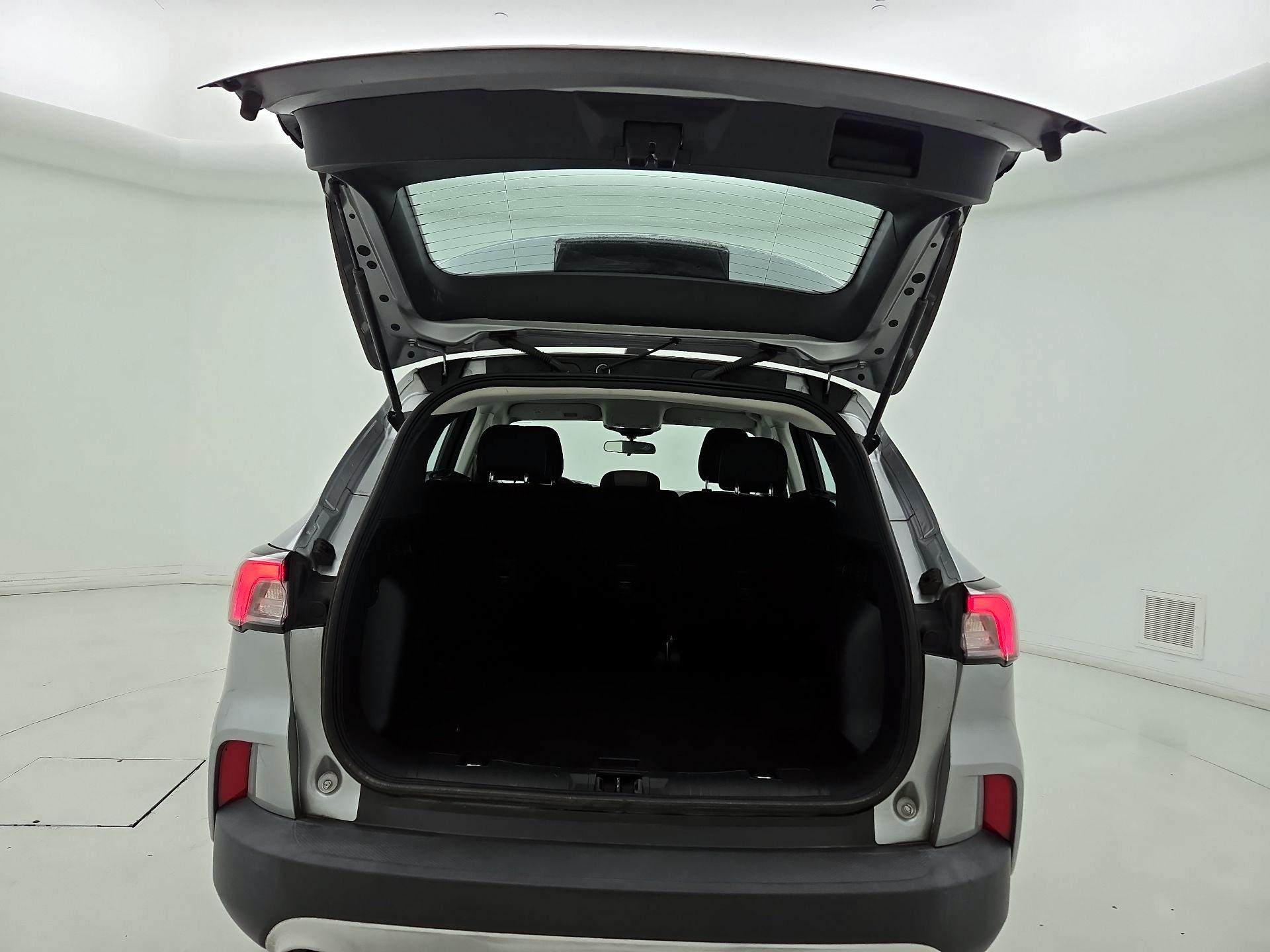 Thumbnail: 2021 Ford Escape - 20