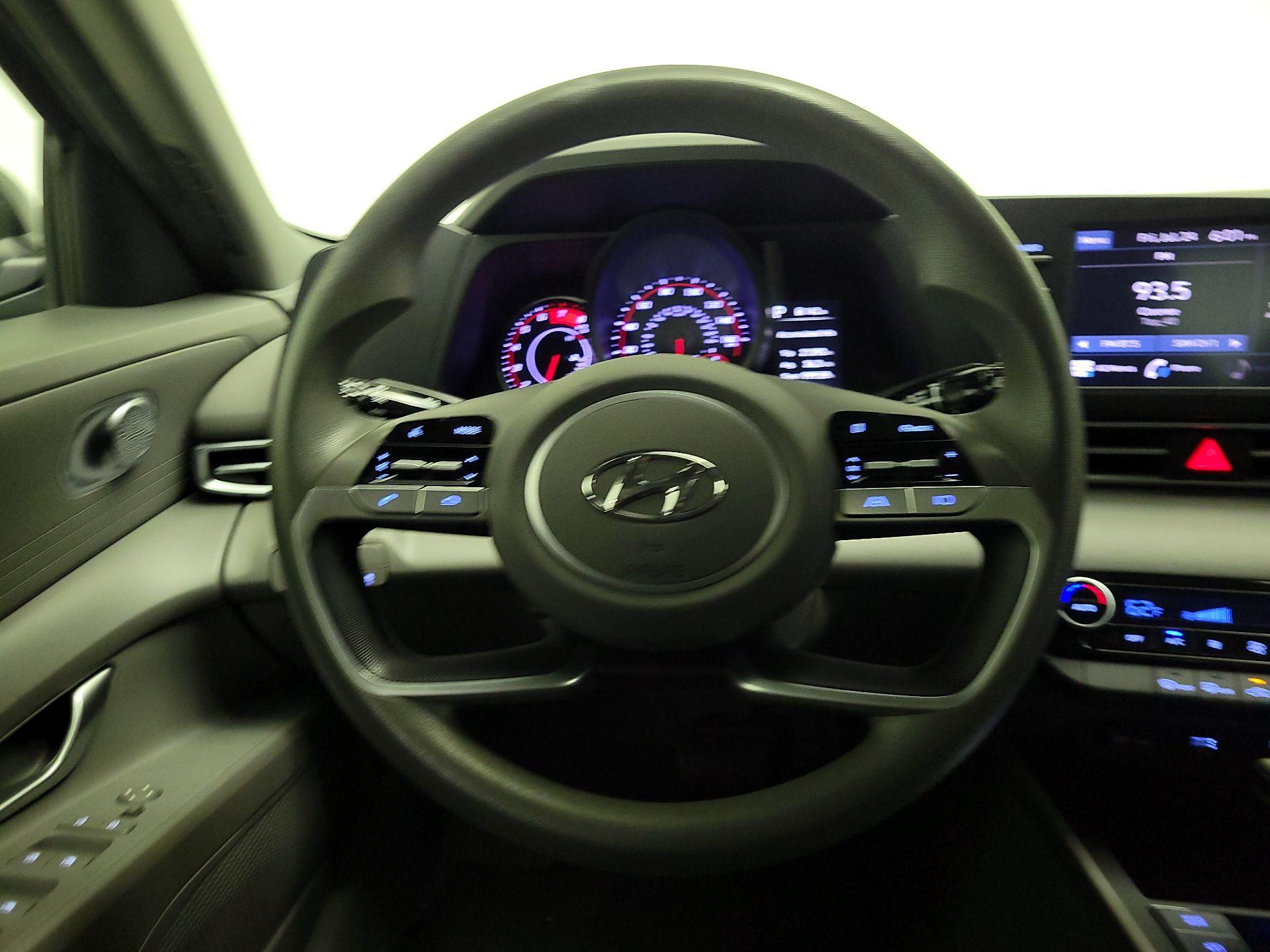 Thumbnail: 2023 Hyundai Elantra - 10