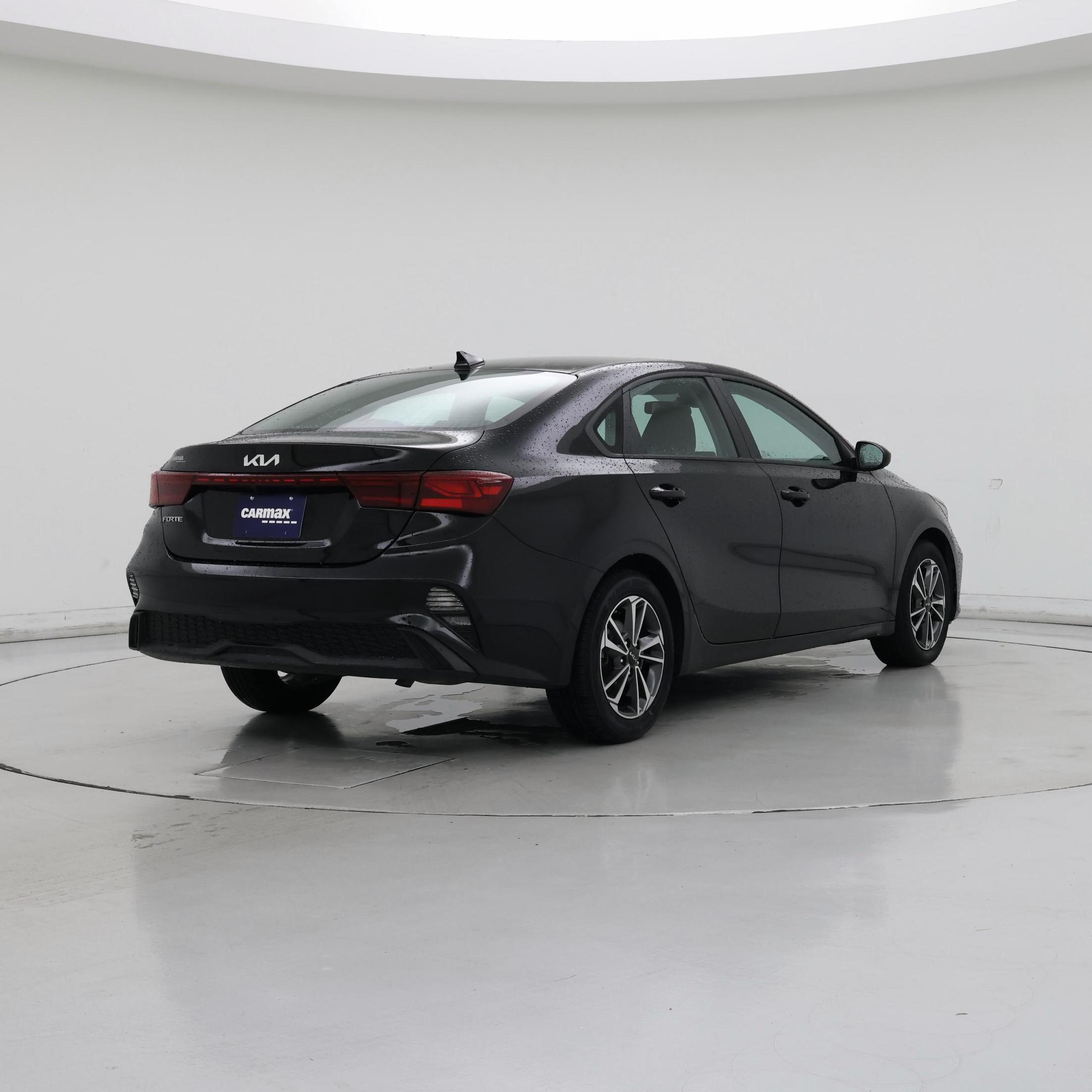 Thumbnail: 2024 Kia Forte - 8