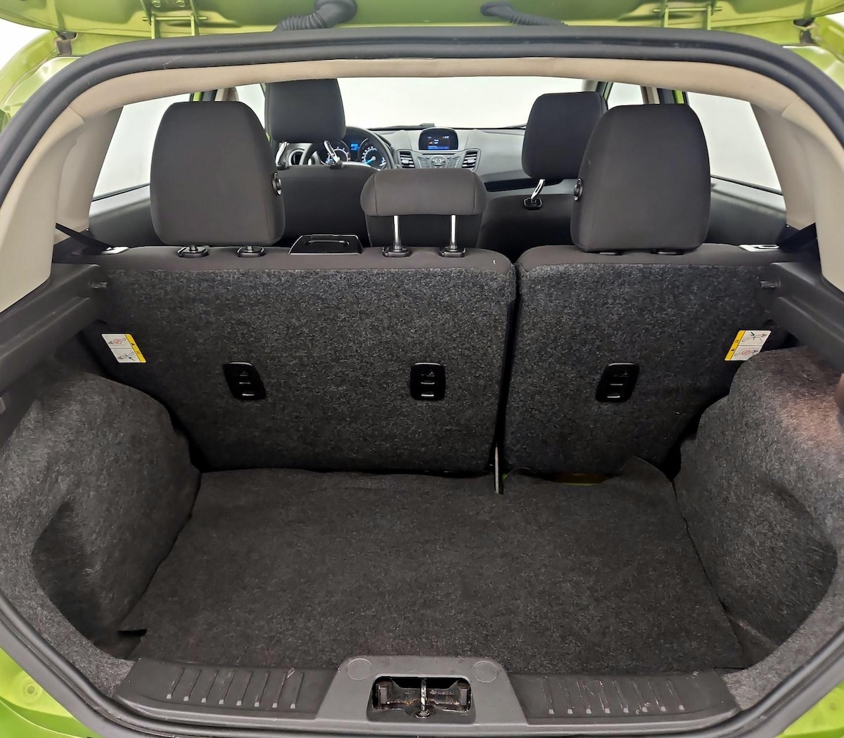 Trunk/Cargo (Seats Up)