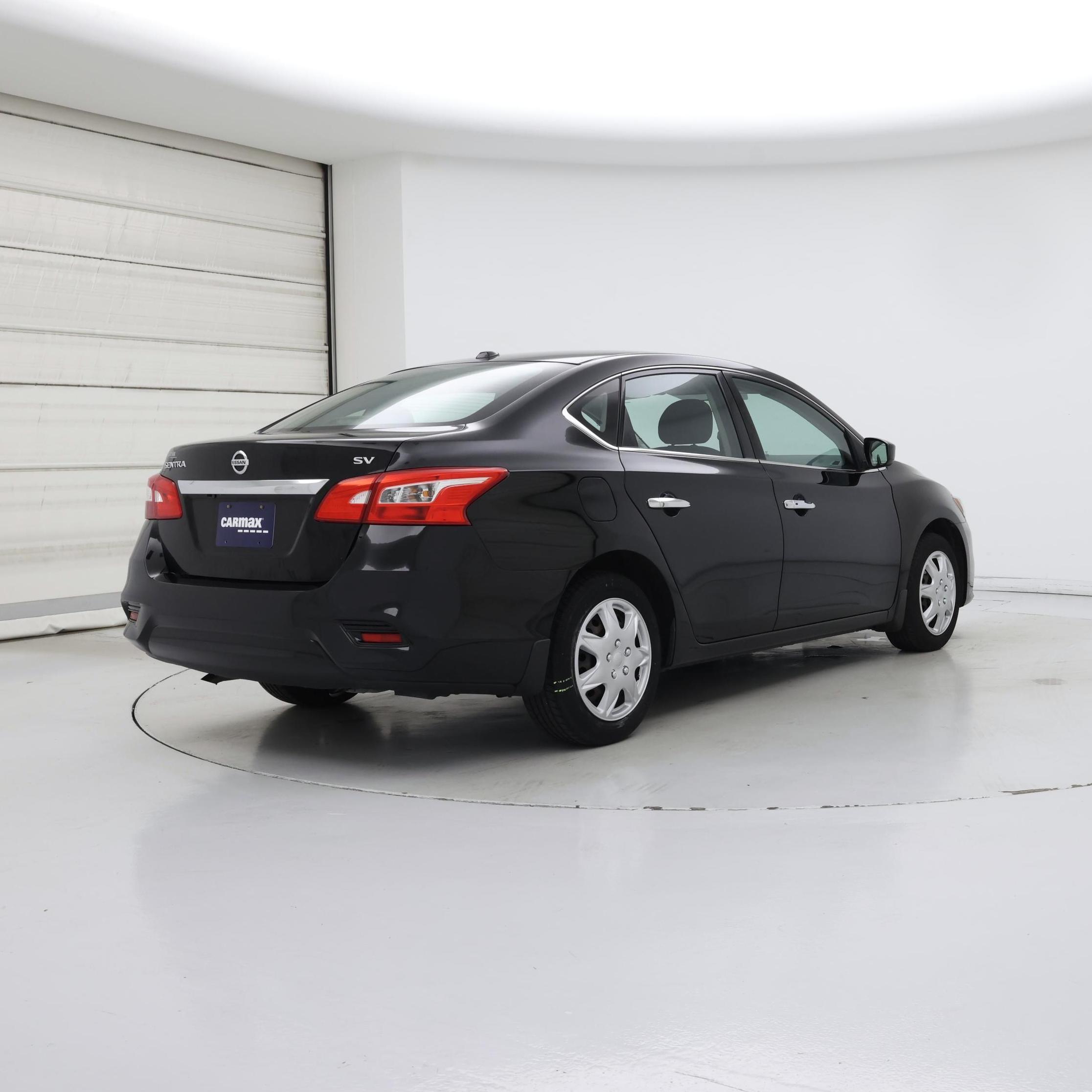 Thumbnail: 2017 Nissan Sentra - 8