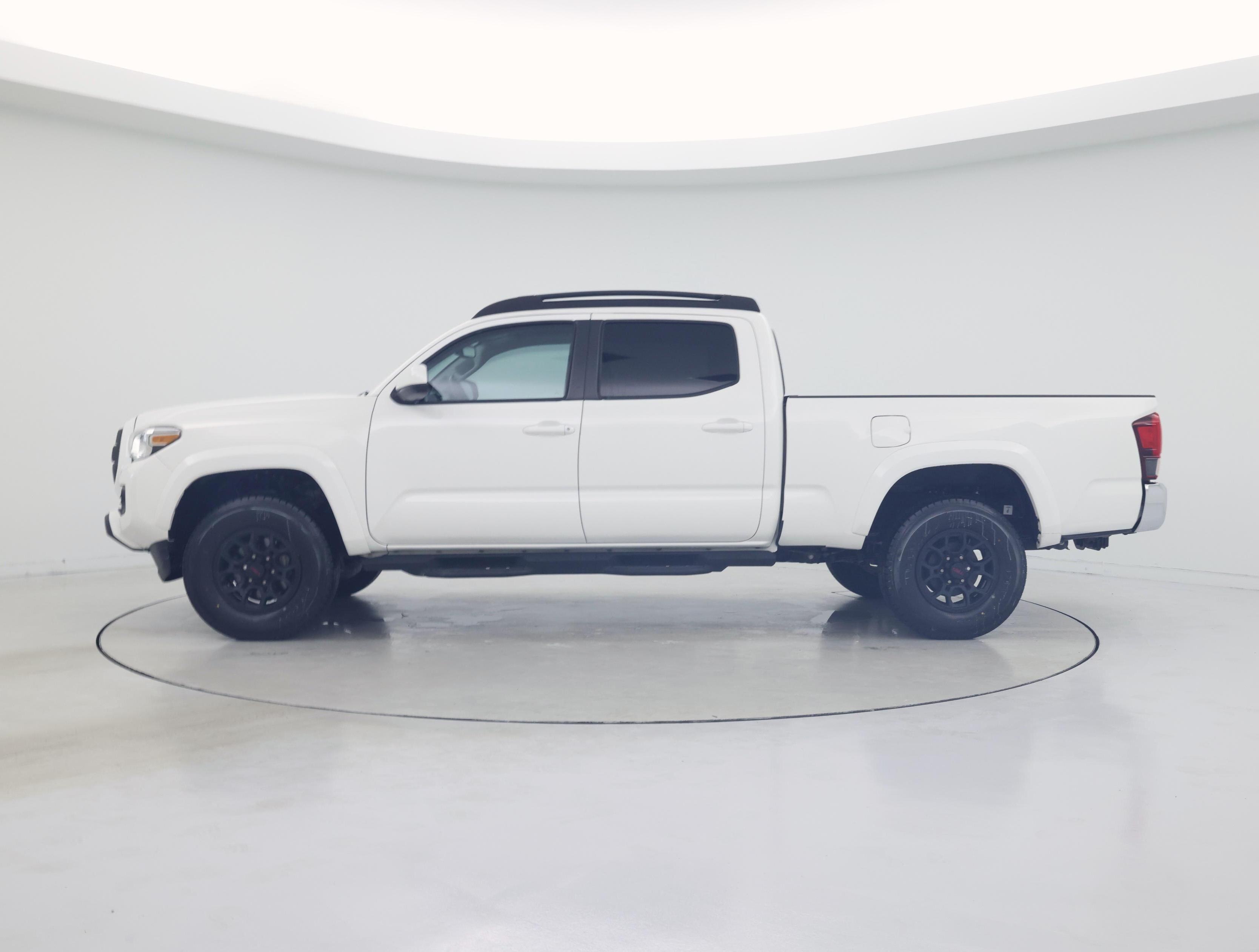 Thumbnail: 2021 Toyota Tacoma - 3
