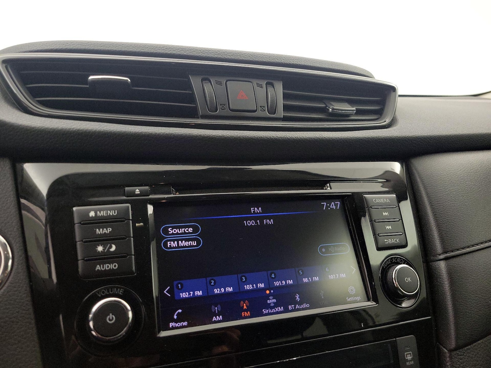 2019 Nissan Rogue SV - Photo 17