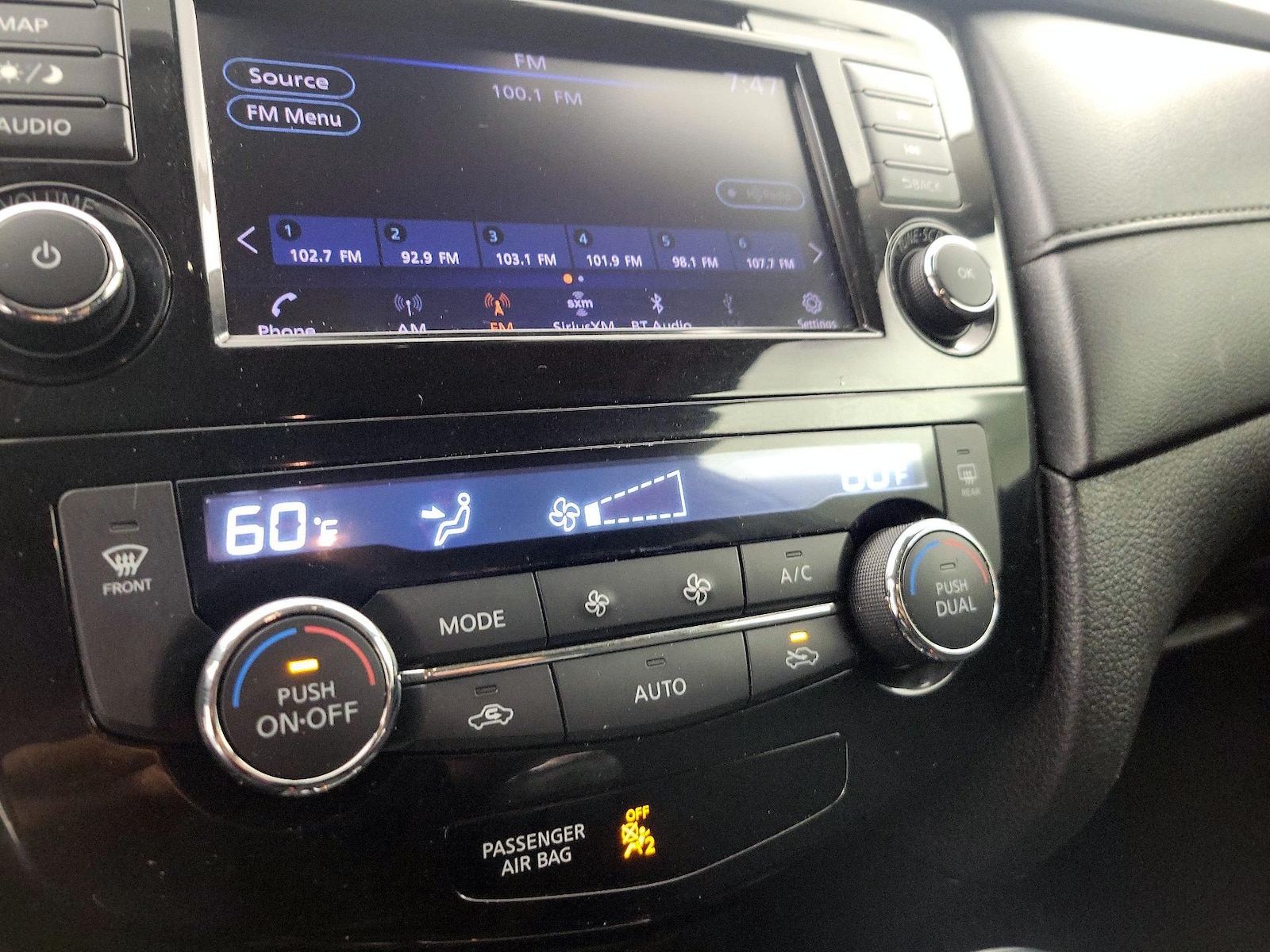 2019 Nissan Rogue SV - Photo 18
