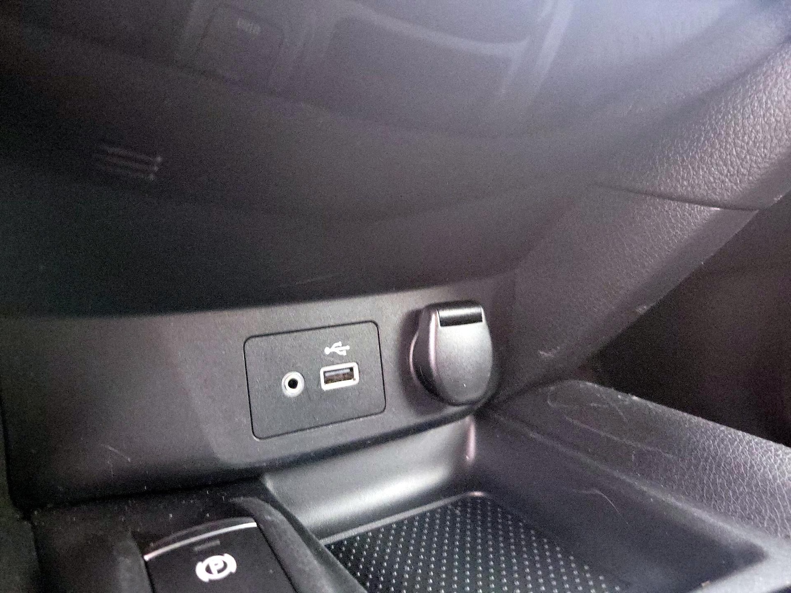 2019 Nissan Rogue SV - Photo 20