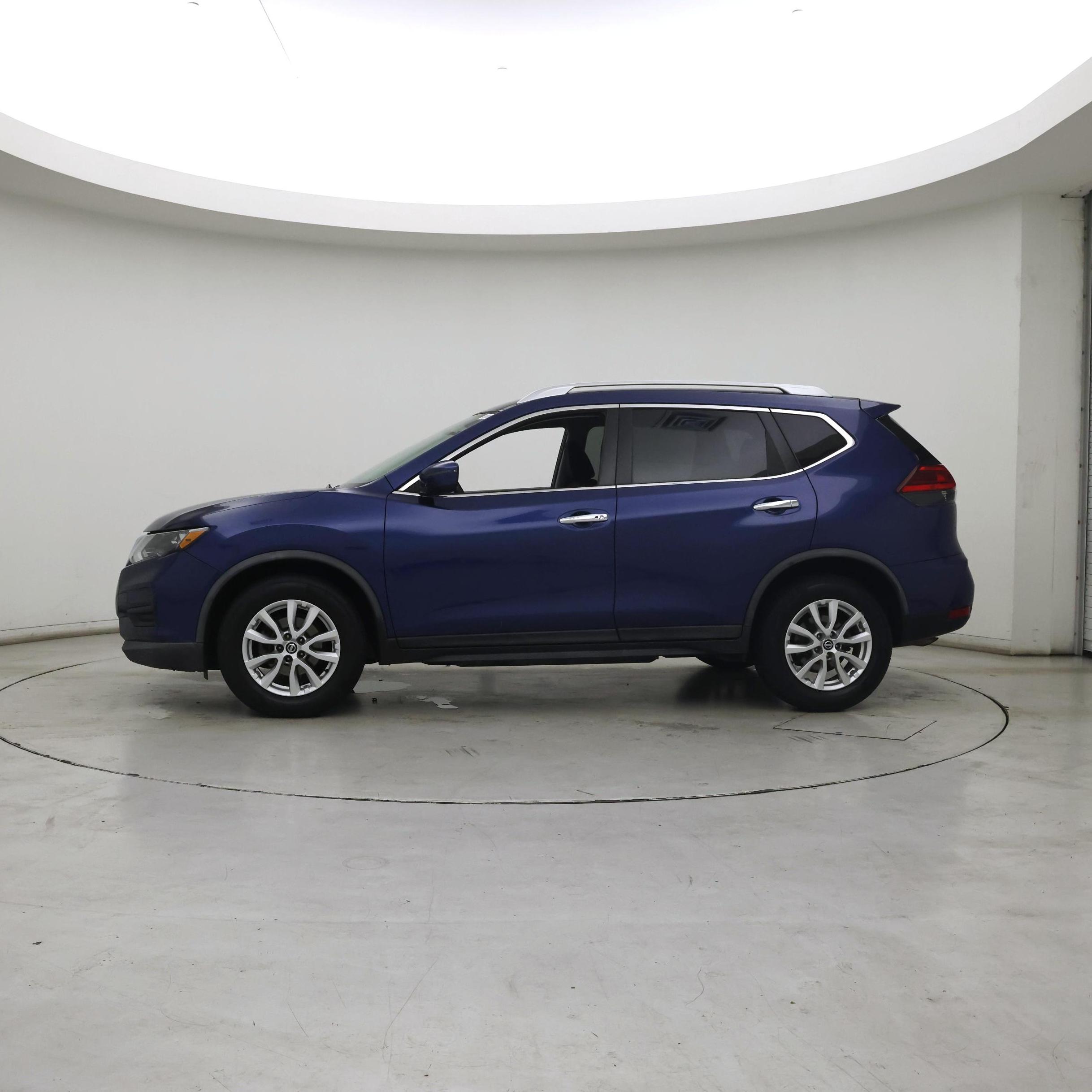 Thumbnail: 2017 Nissan Rogue - 3