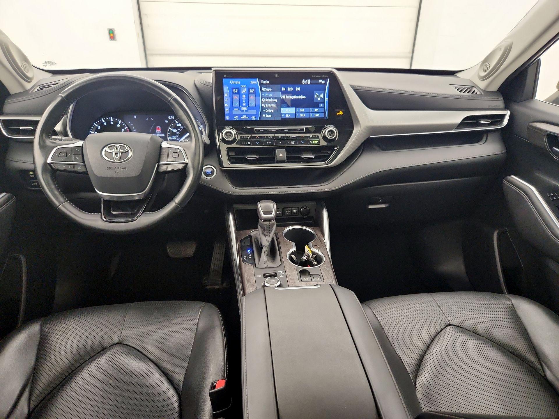 Thumbnail: 2020 Toyota Highlander - 9