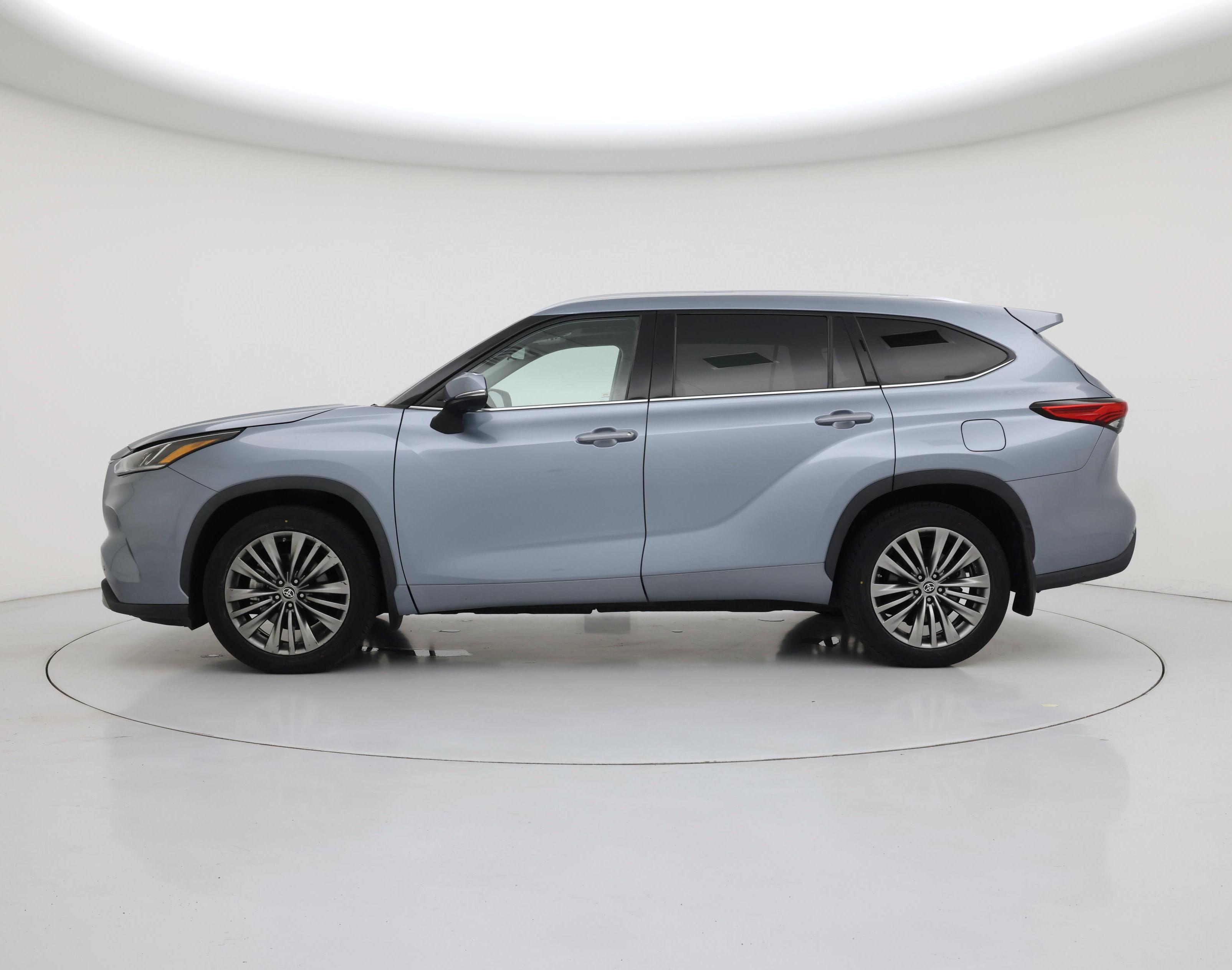 Thumbnail: 2020 Toyota Highlander - 3