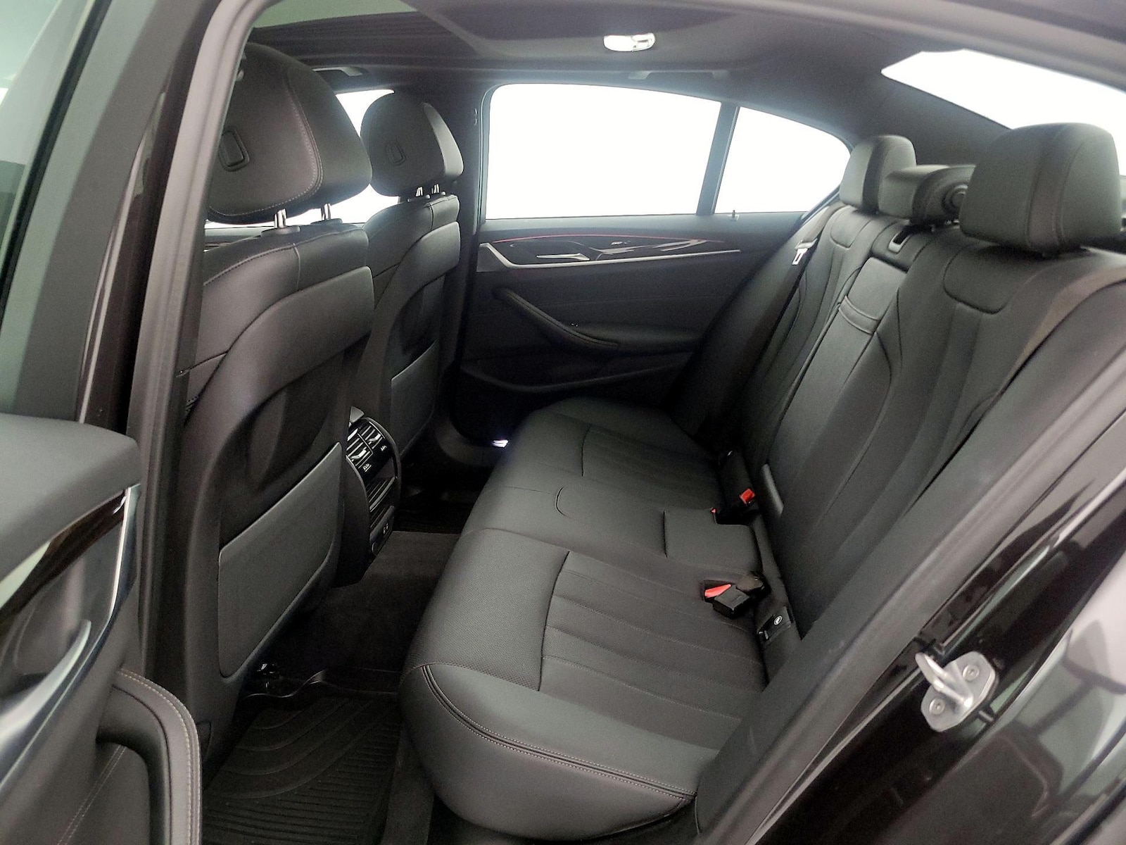 2021 BMW 5 Series 540i - Photo 22