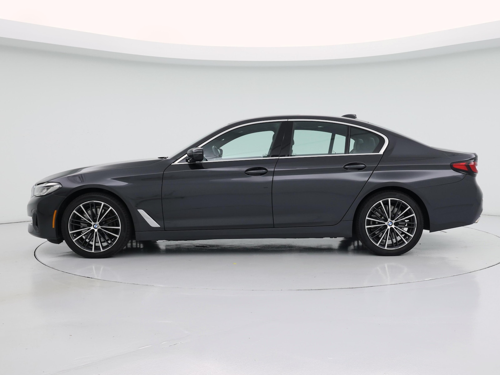 2021 BMW 5 Series 540i - Photo 4