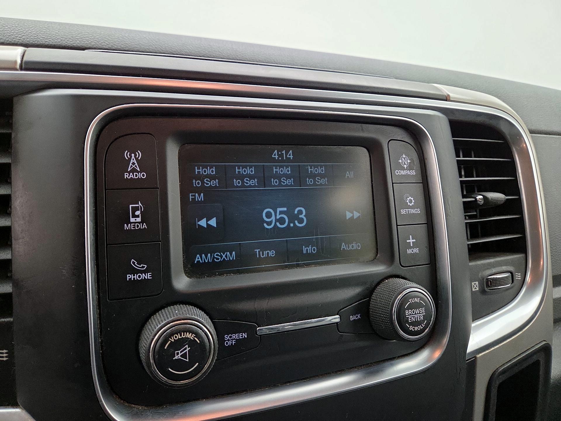 Thumbnail: 2019 RAM 1500 Classic - 16