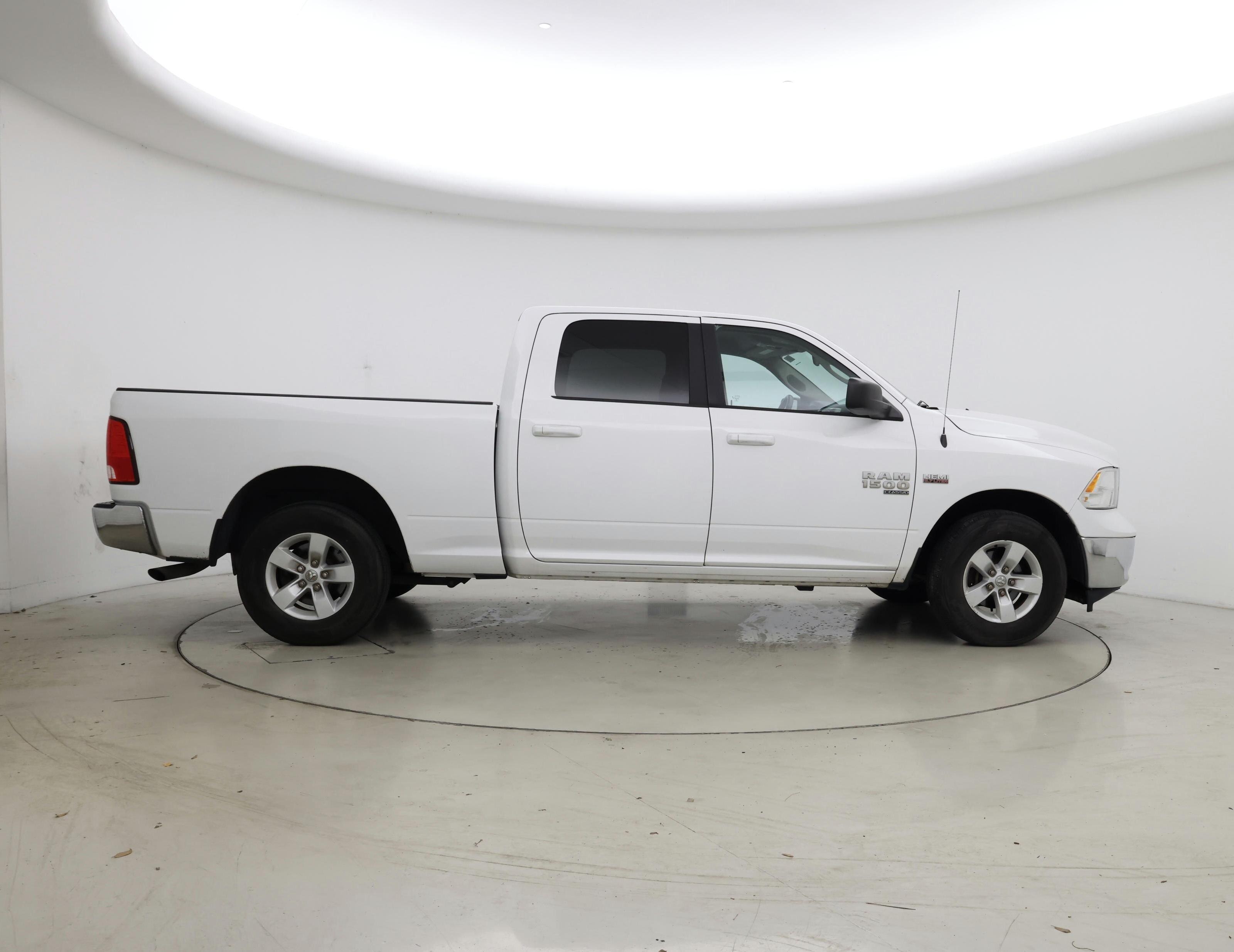 Thumbnail: 2019 RAM 1500 Classic - 7