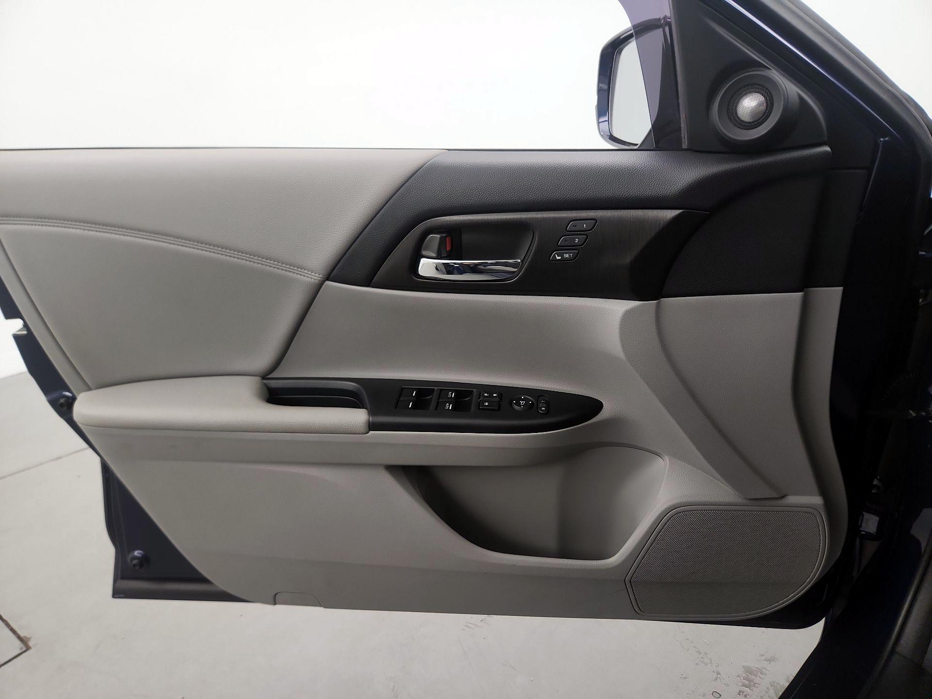 Thumbnail: 2015 Honda Accord - 12