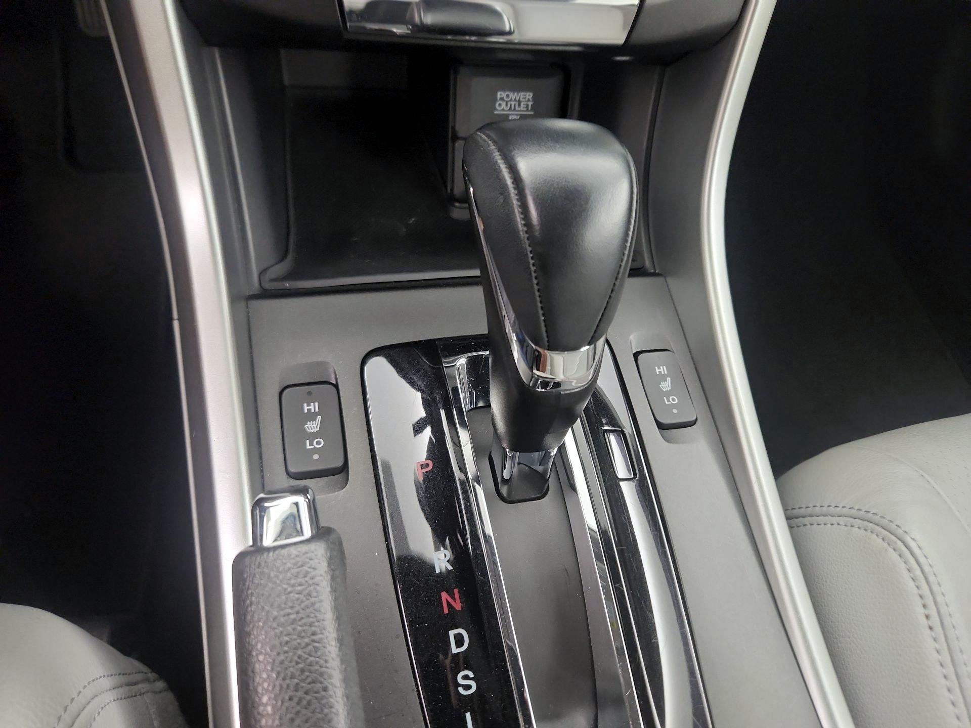 Thumbnail: 2015 Honda Accord - 16