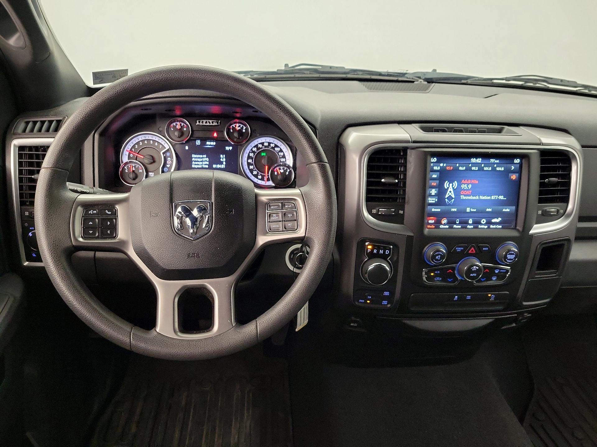 Thumbnail: 2021 RAM 1500 Classic - 10