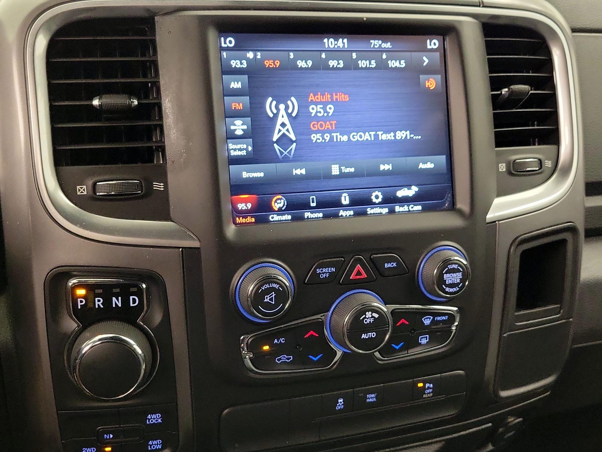 Thumbnail: 2021 RAM 1500 Classic - 15