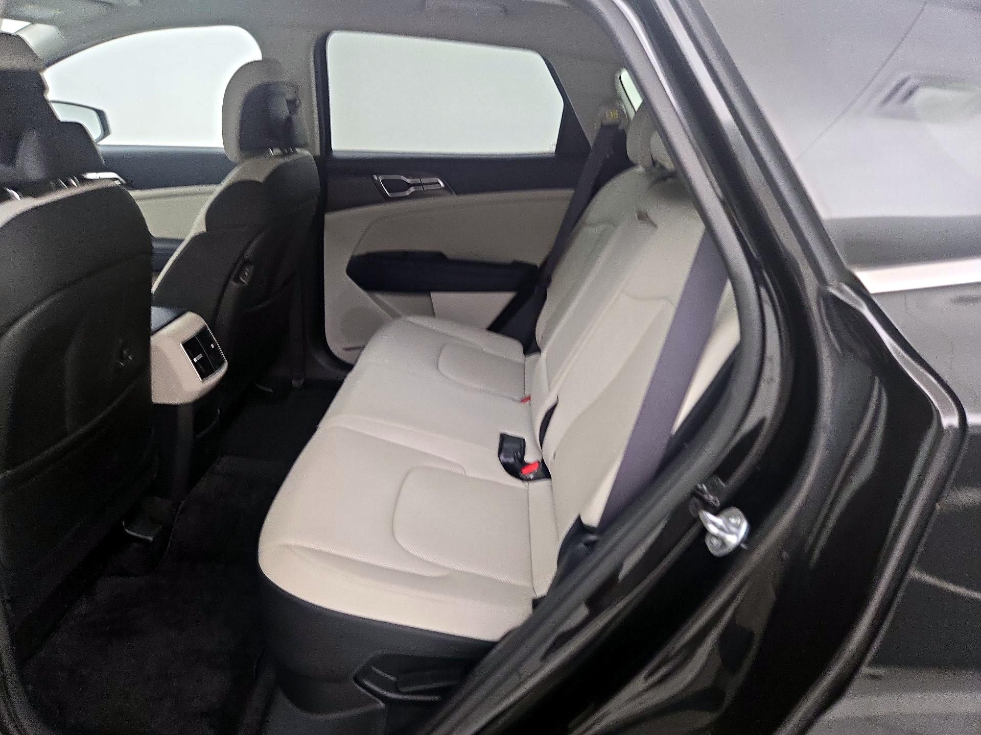 Thumbnail: 2023 Kia Sportage - 20
