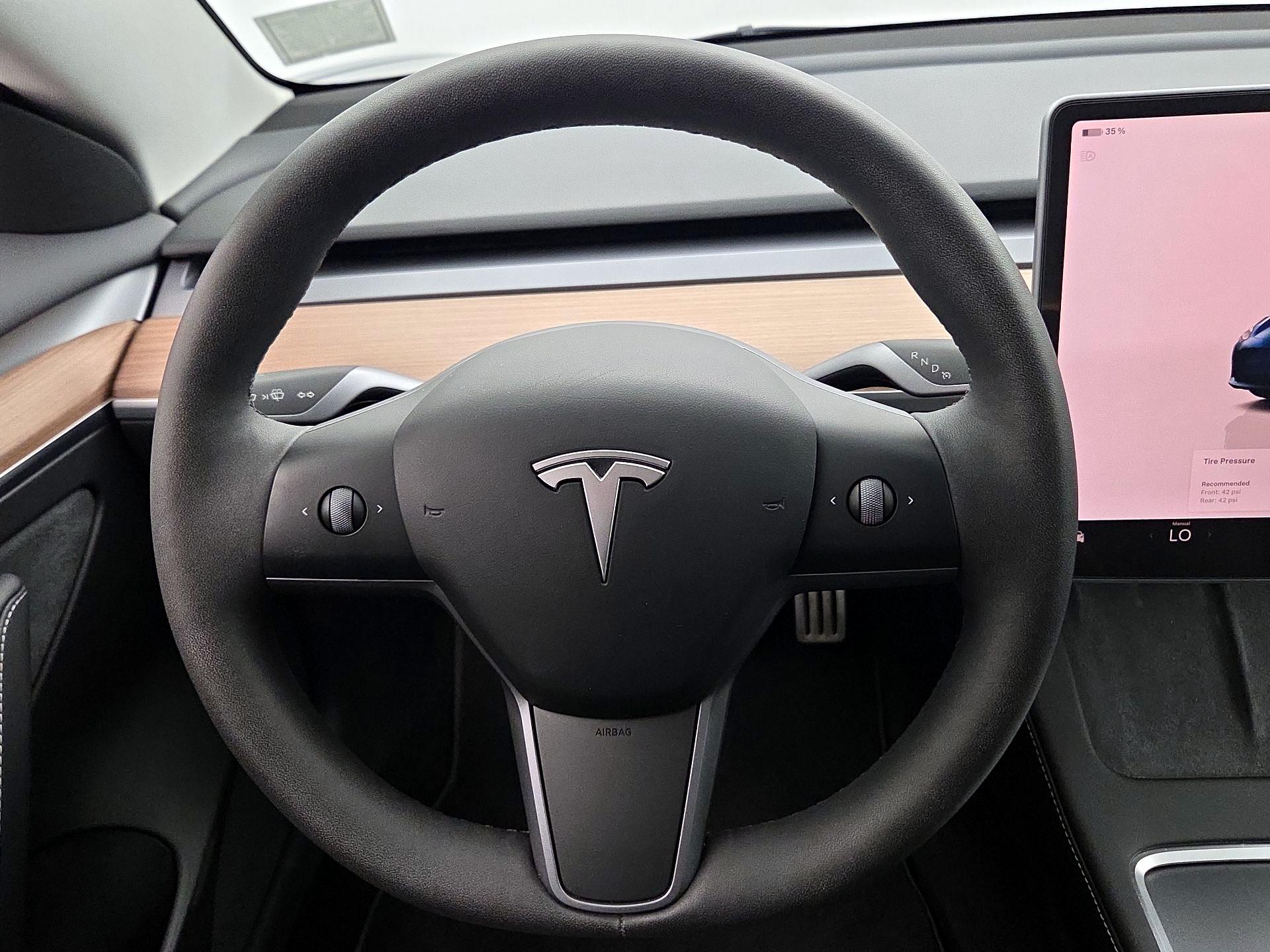 Thumbnail: 2023 Tesla Model 3 - 10