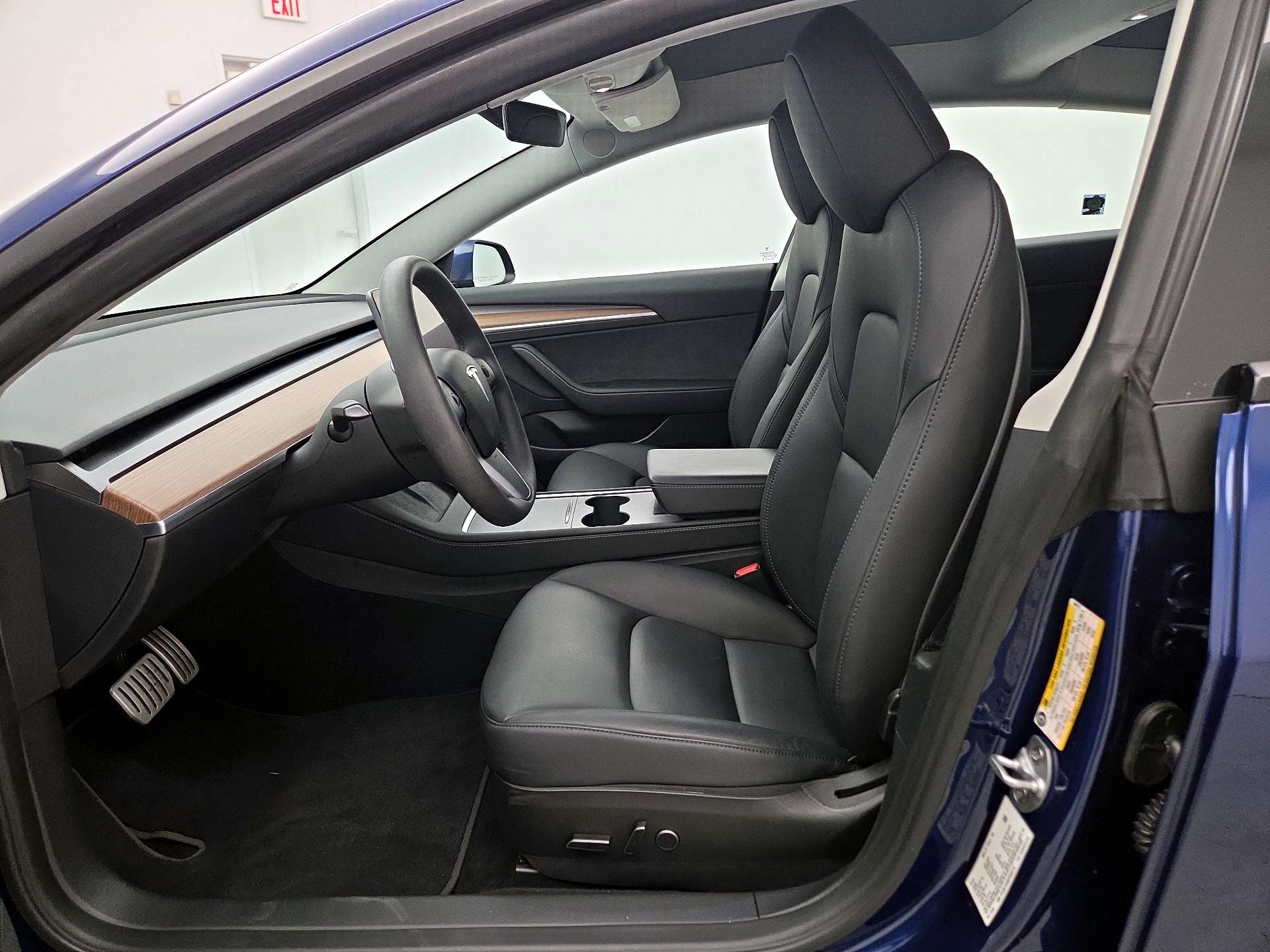 Thumbnail: 2023 Tesla Model 3 - 11