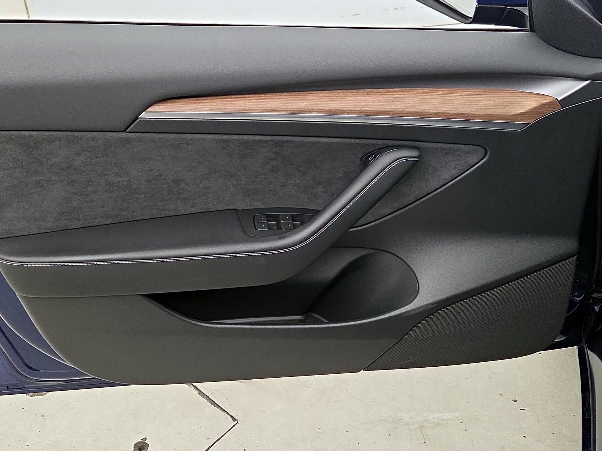 Thumbnail: 2023 Tesla Model 3 - 12