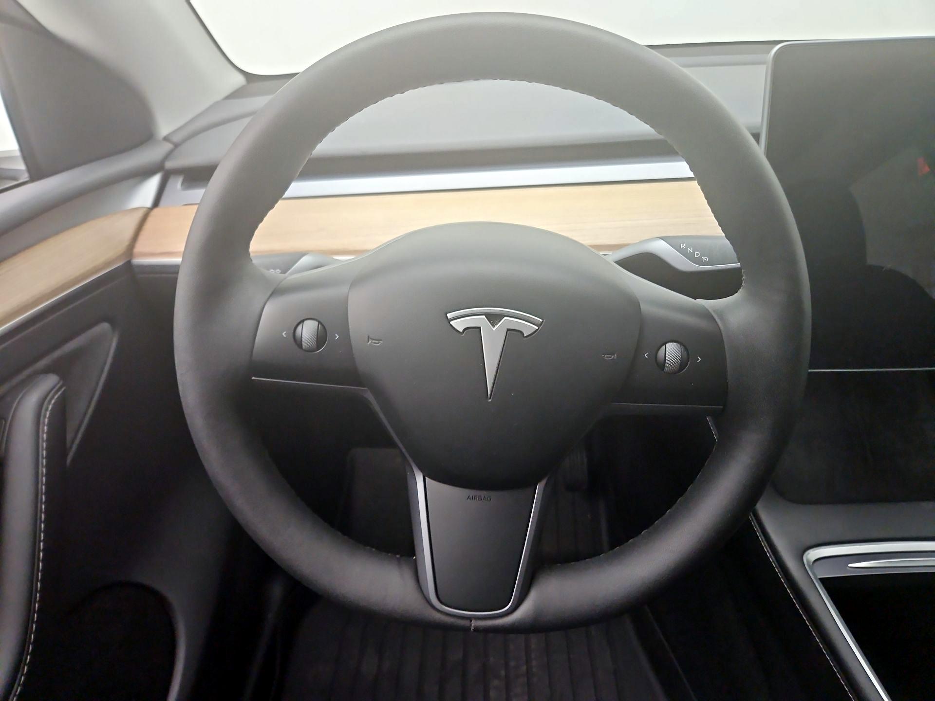 Thumbnail: 2023 Tesla Model Y - 10