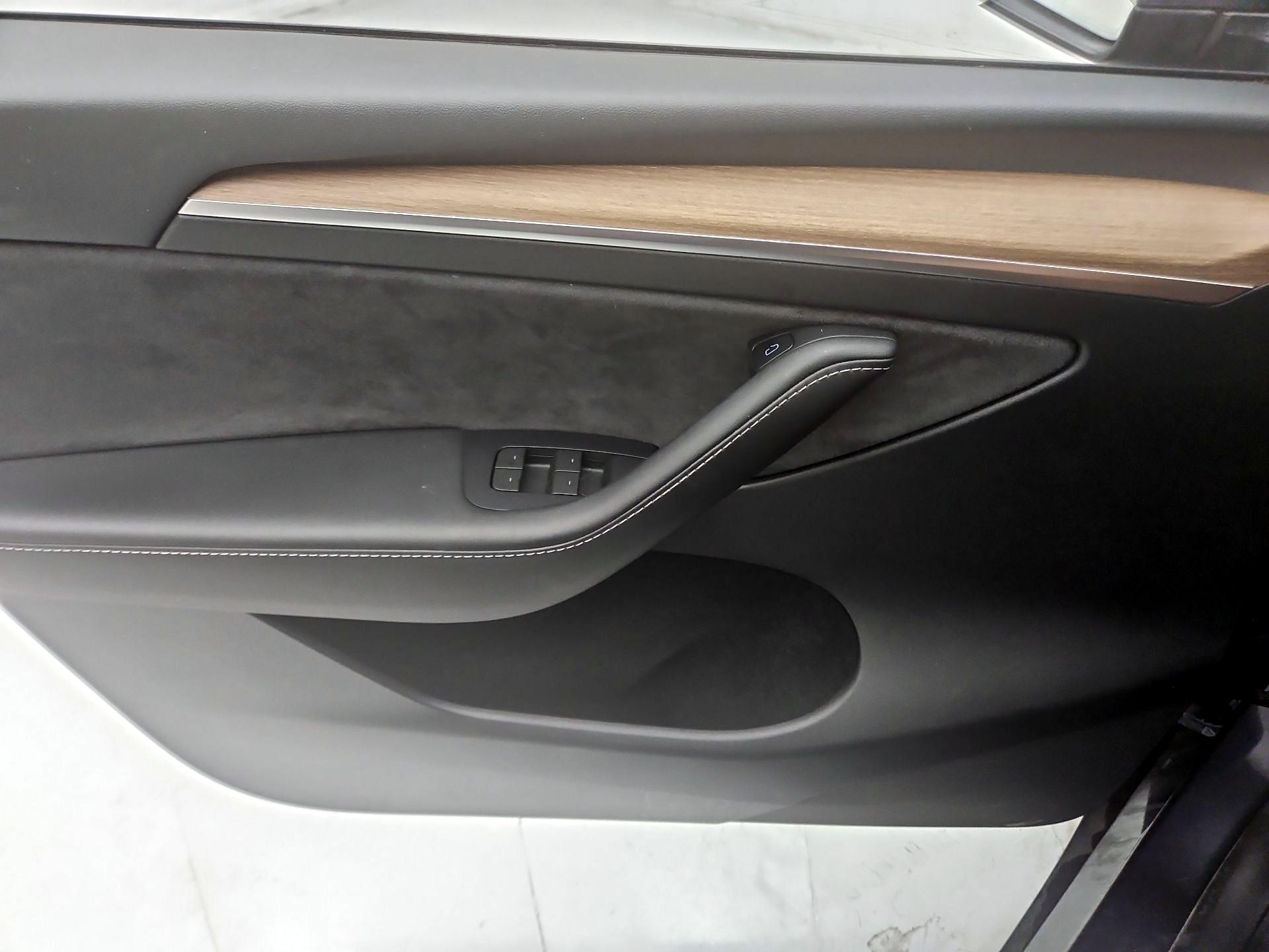 Thumbnail: 2023 Tesla Model Y - 12