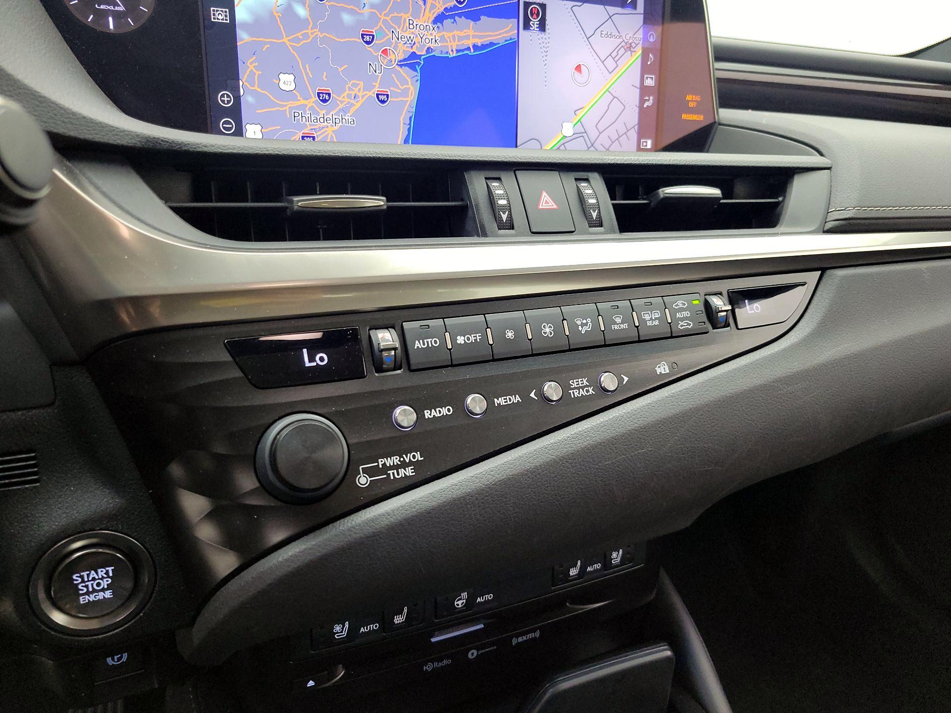 Thumbnail: 2020 Lexus ES - 17