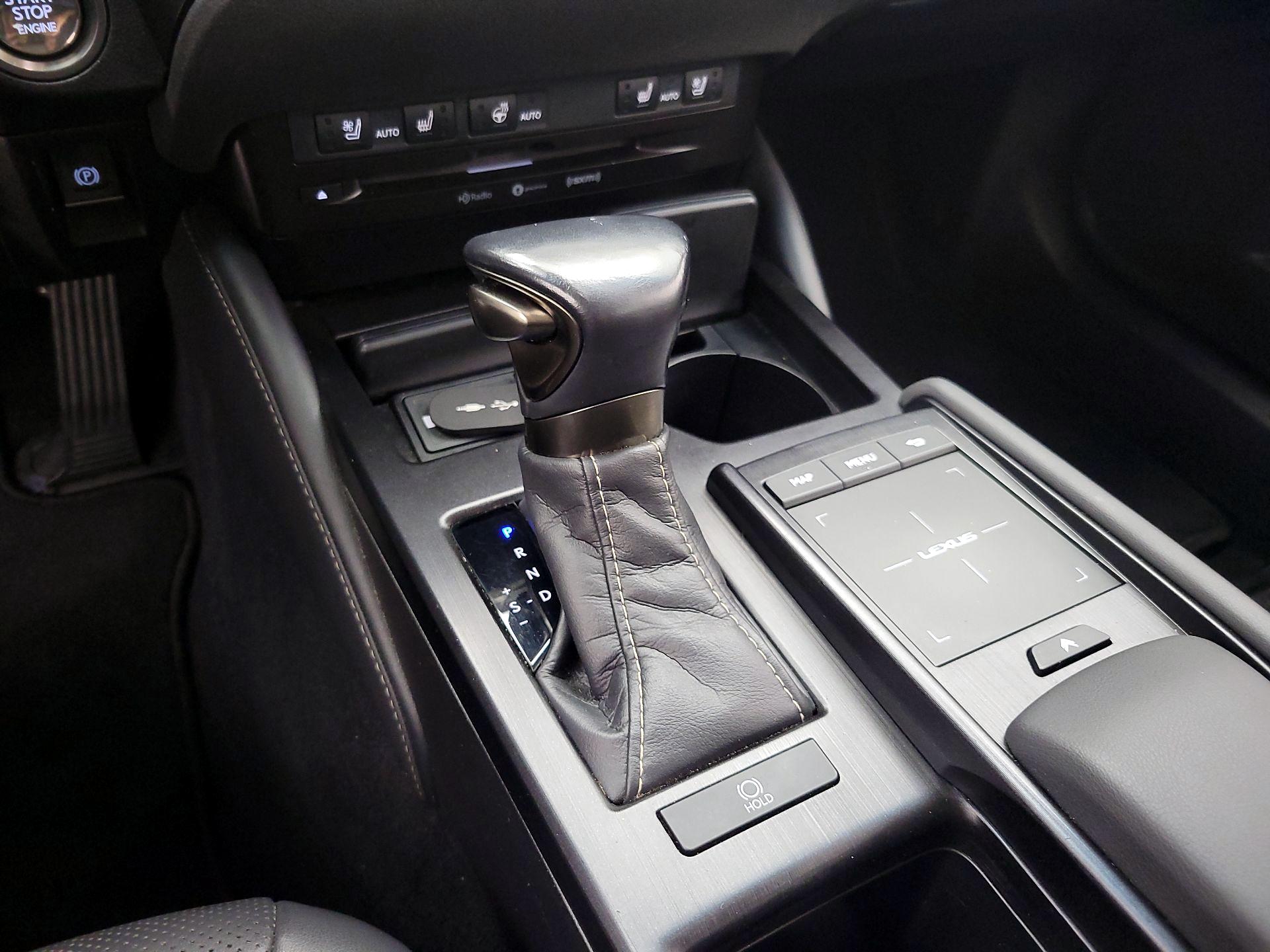 Thumbnail: 2020 Lexus ES - 18