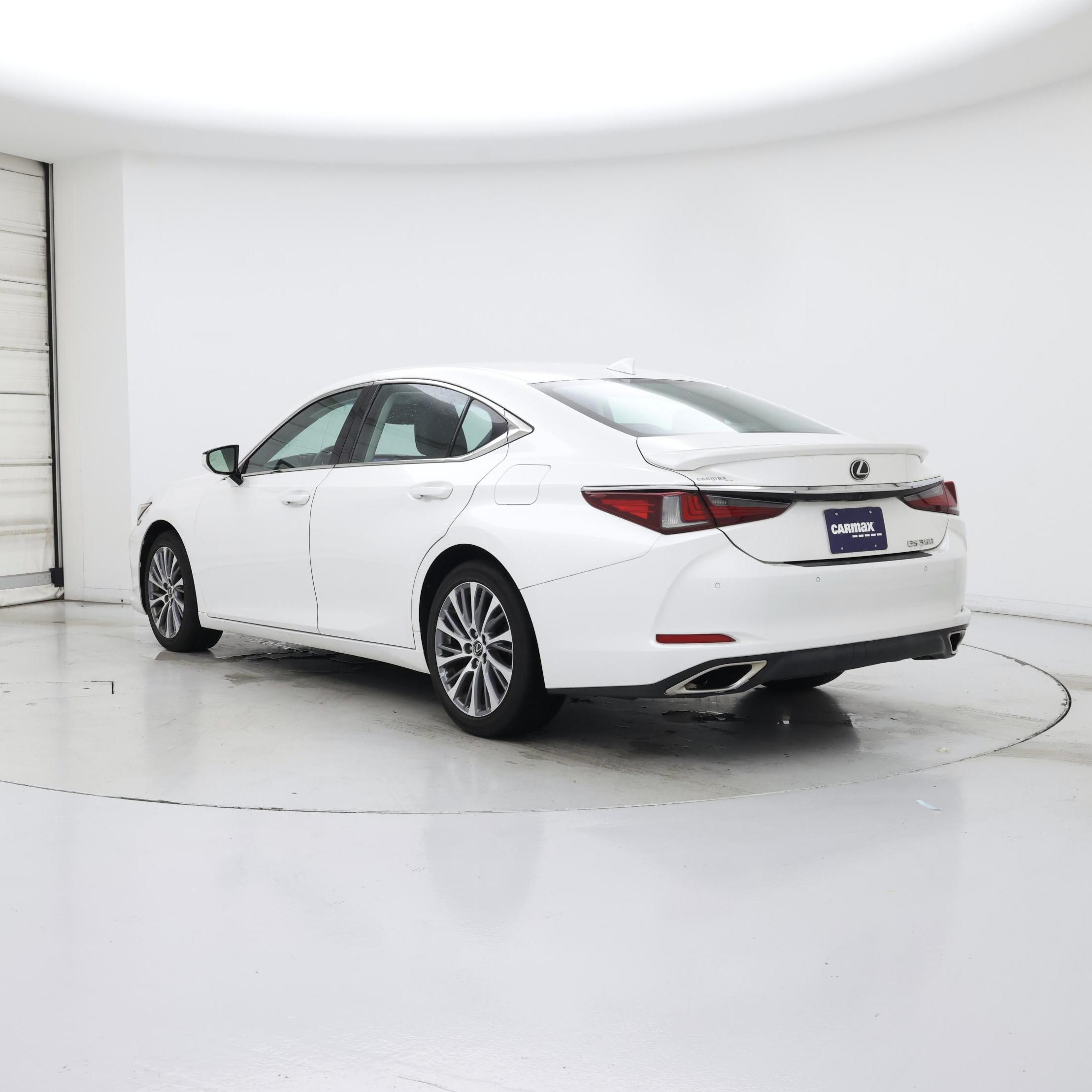 Thumbnail: 2020 Lexus ES - 2