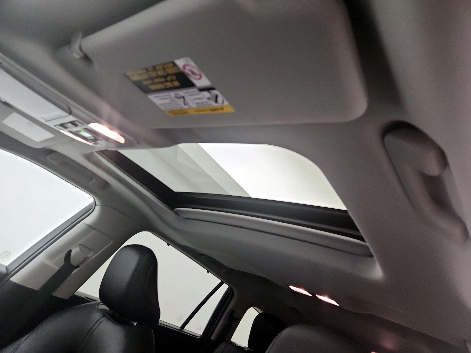Thumbnail: 2022 Toyota Highlander - 19