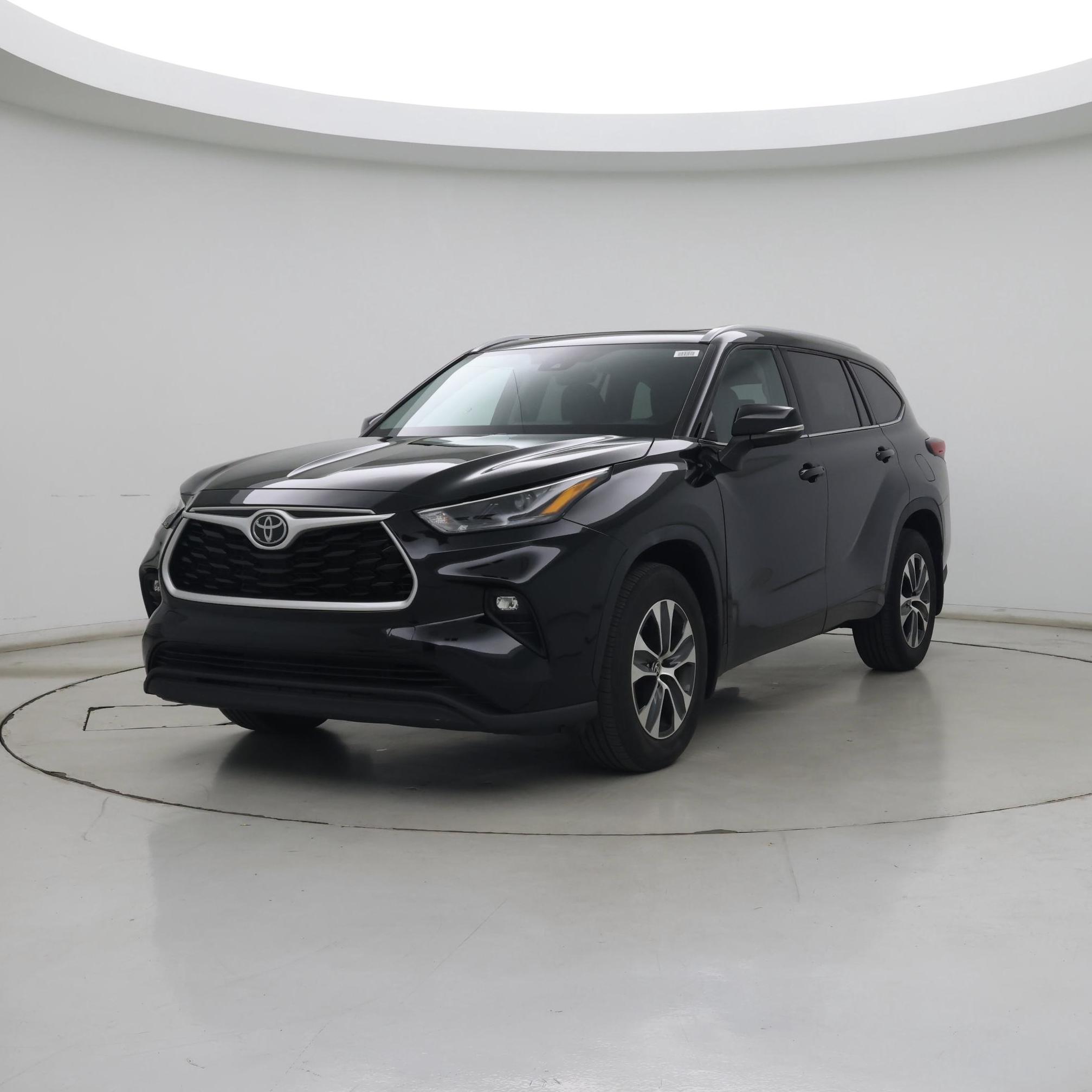 Thumbnail: 2022 Toyota Highlander - 4