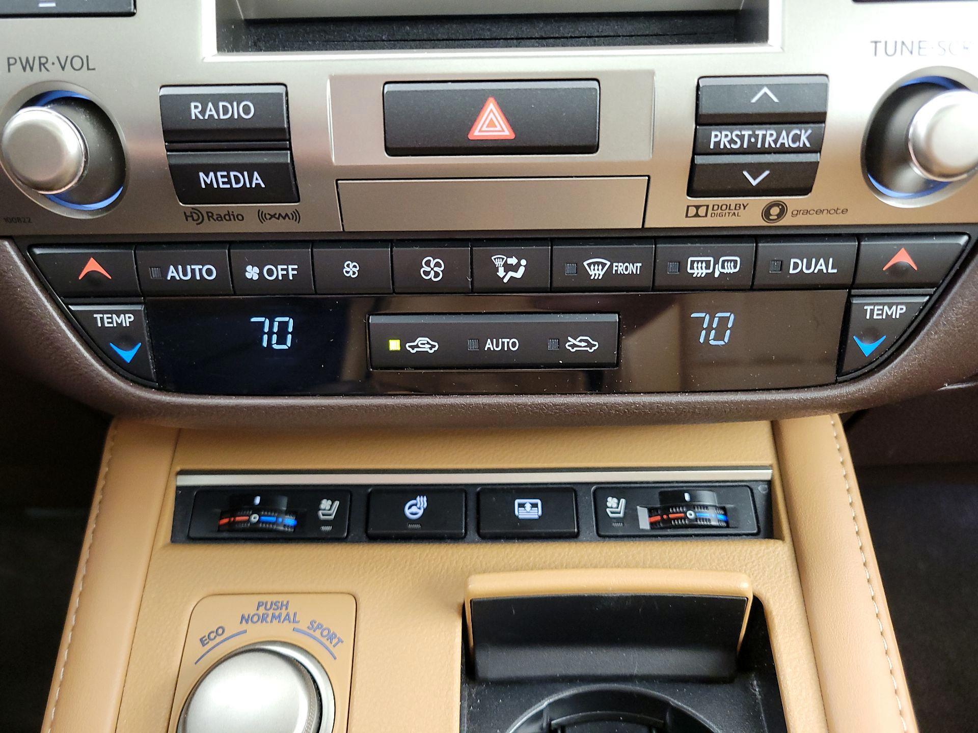 Thumbnail: 2018 Lexus ES - 17
