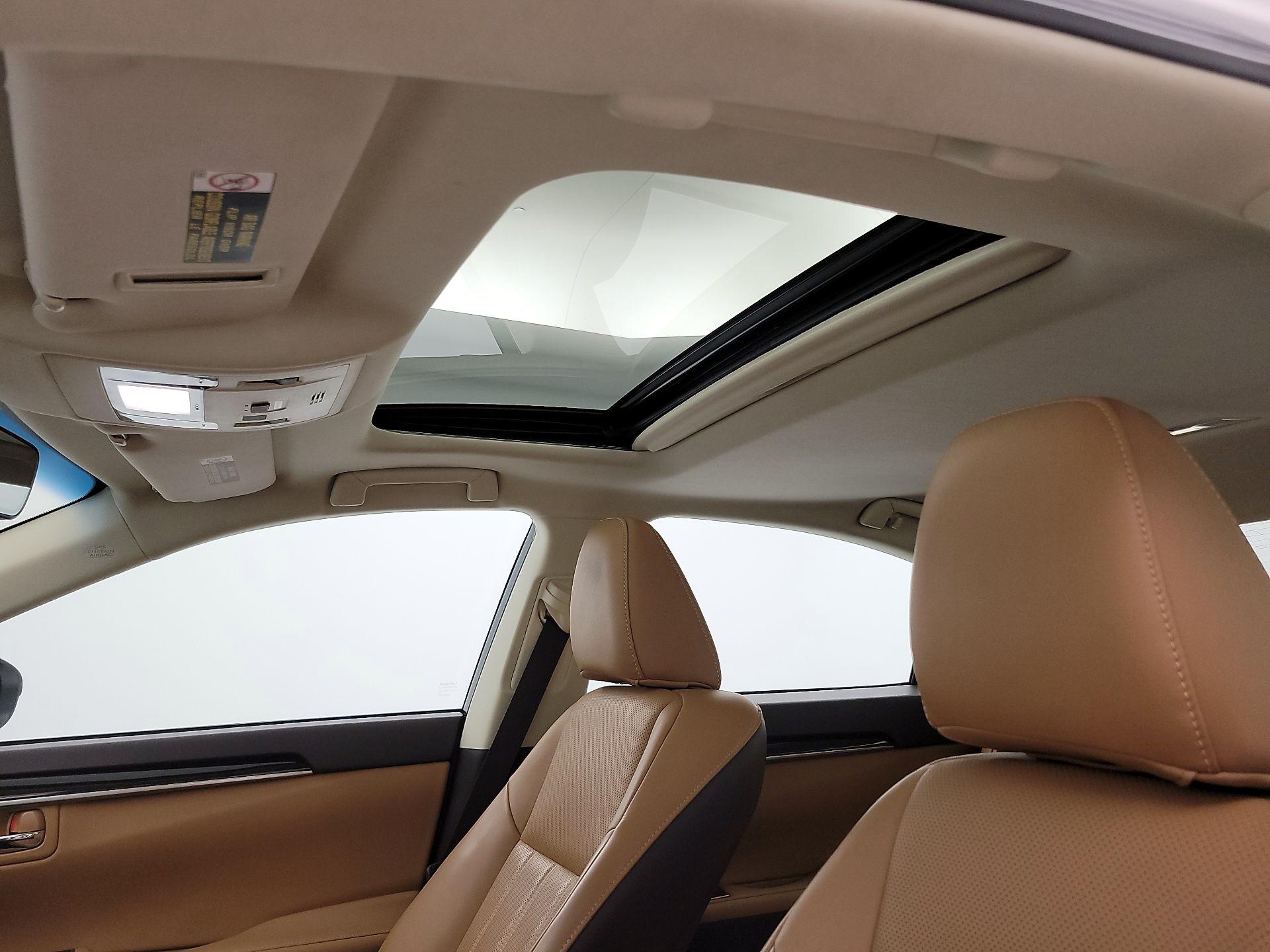 Thumbnail: 2018 Lexus ES - 20