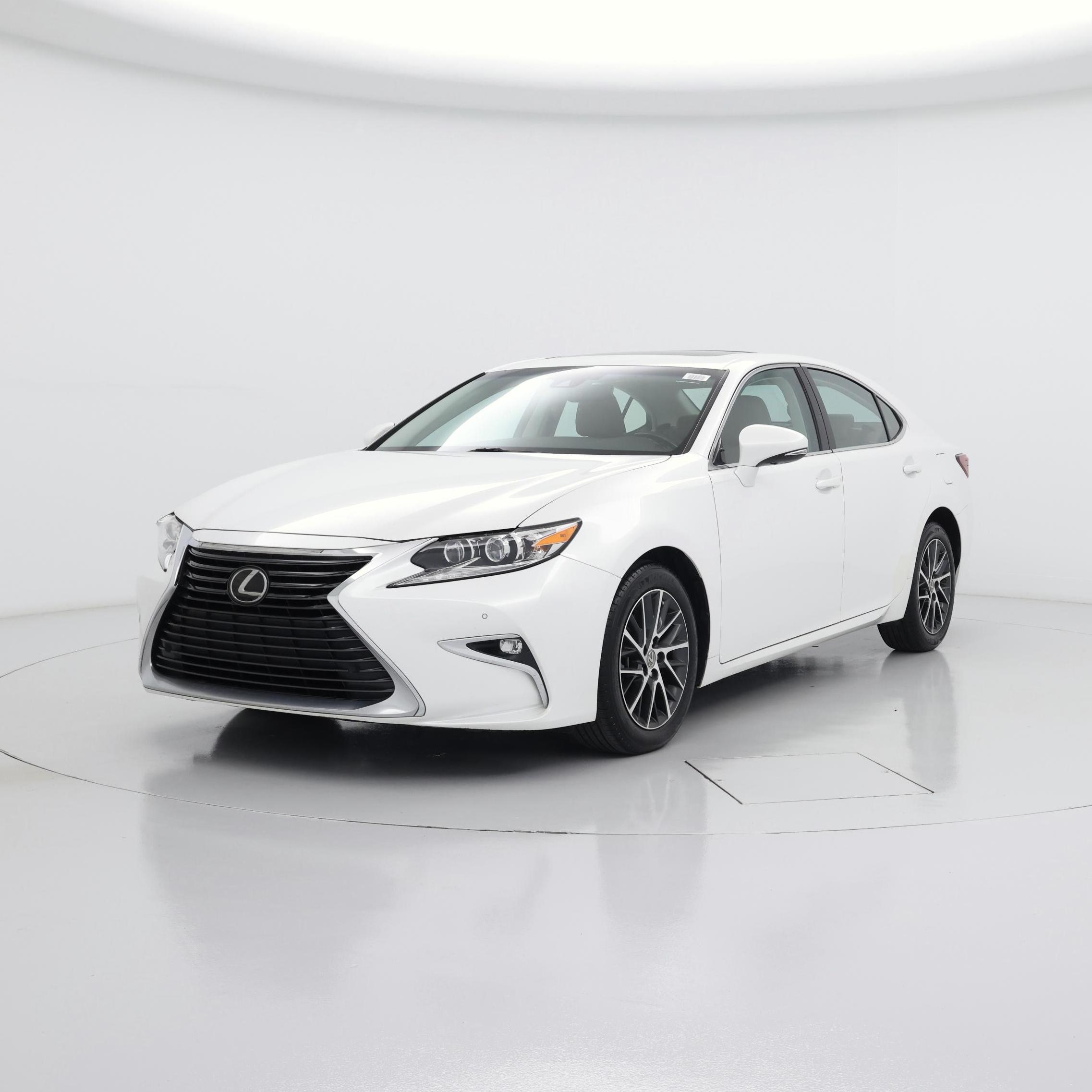 Thumbnail: 2018 Lexus ES - 4