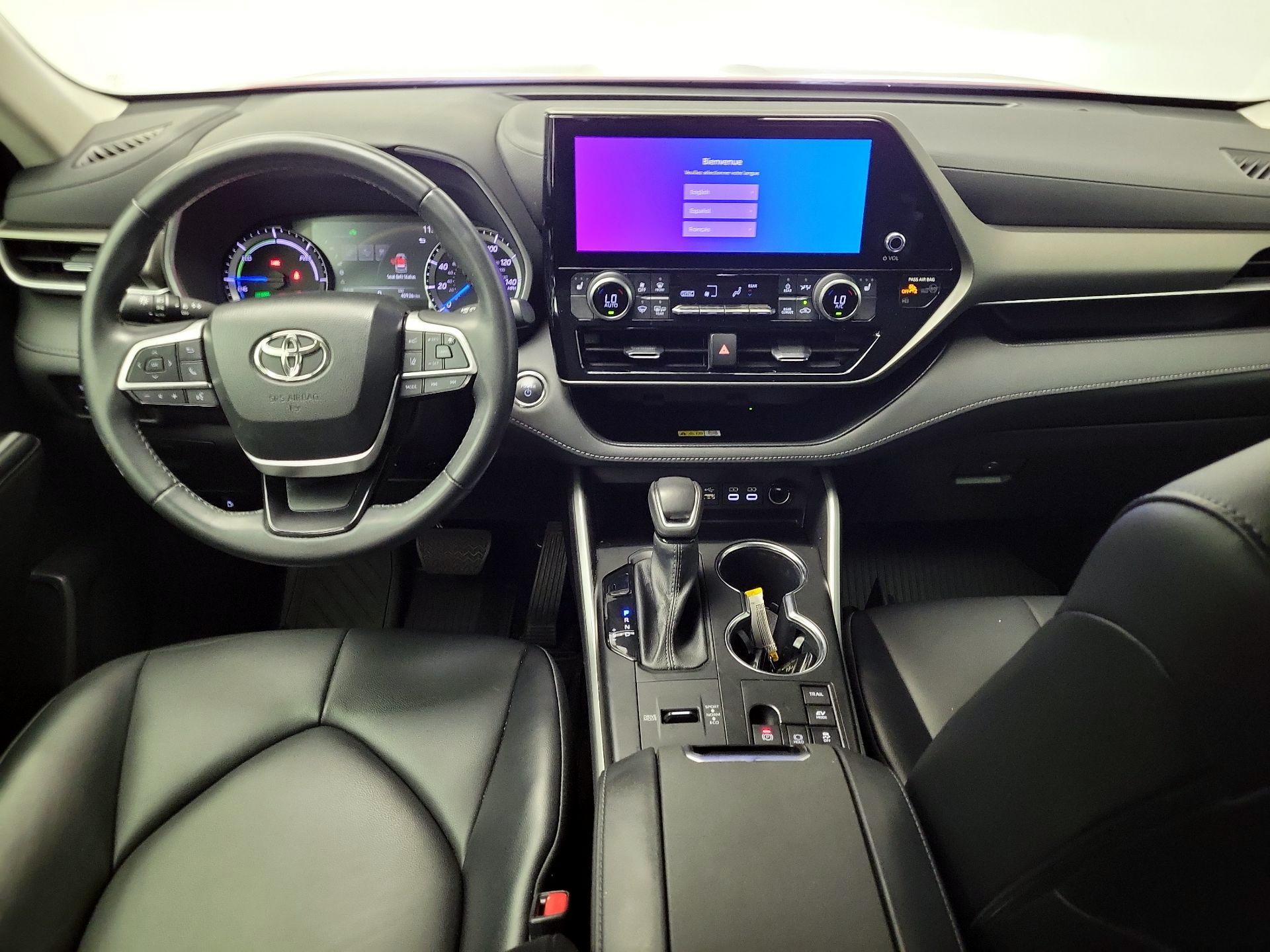 Thumbnail: 2023 Toyota Highlander - 9