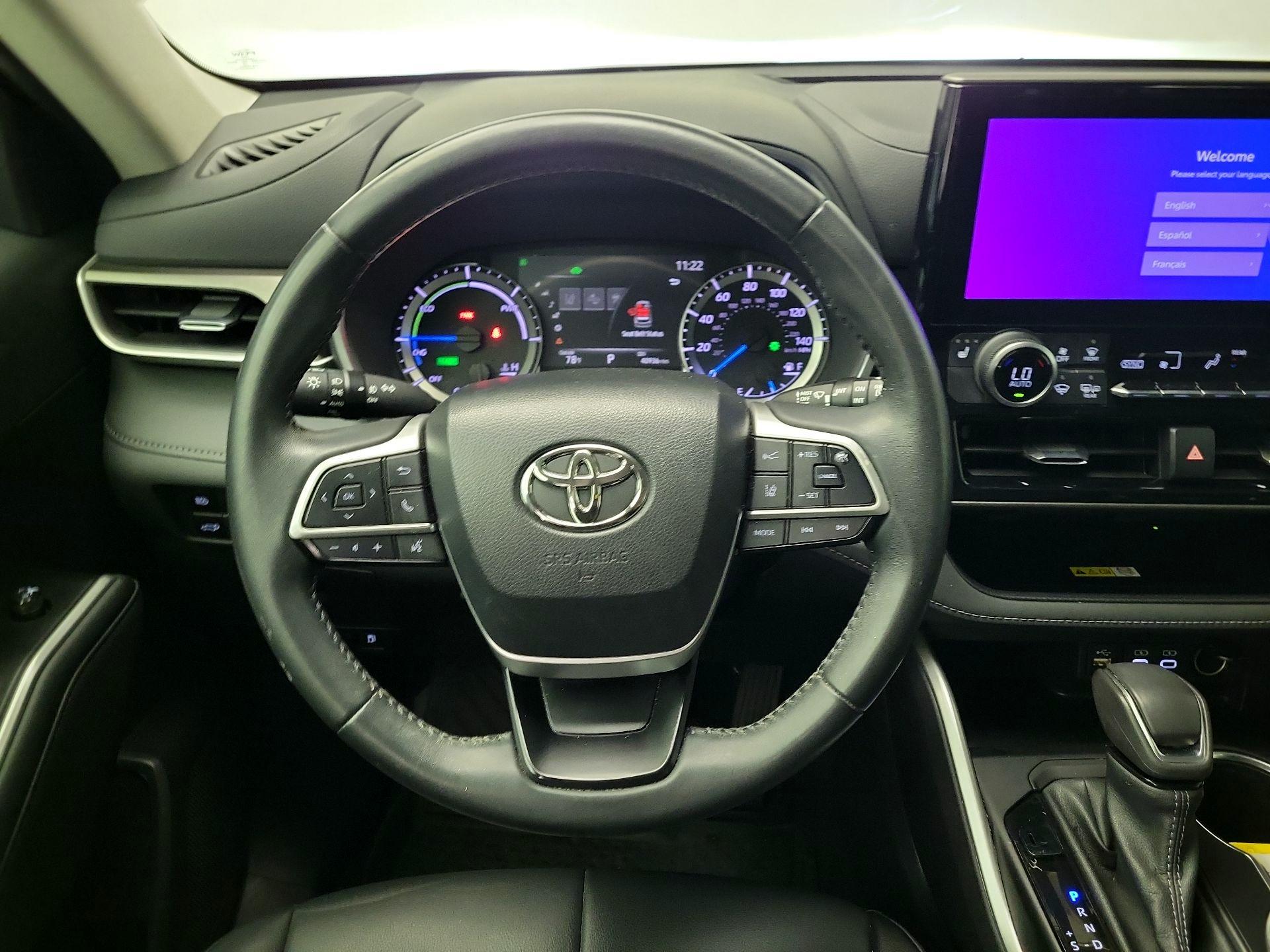Thumbnail: 2023 Toyota Highlander - 10