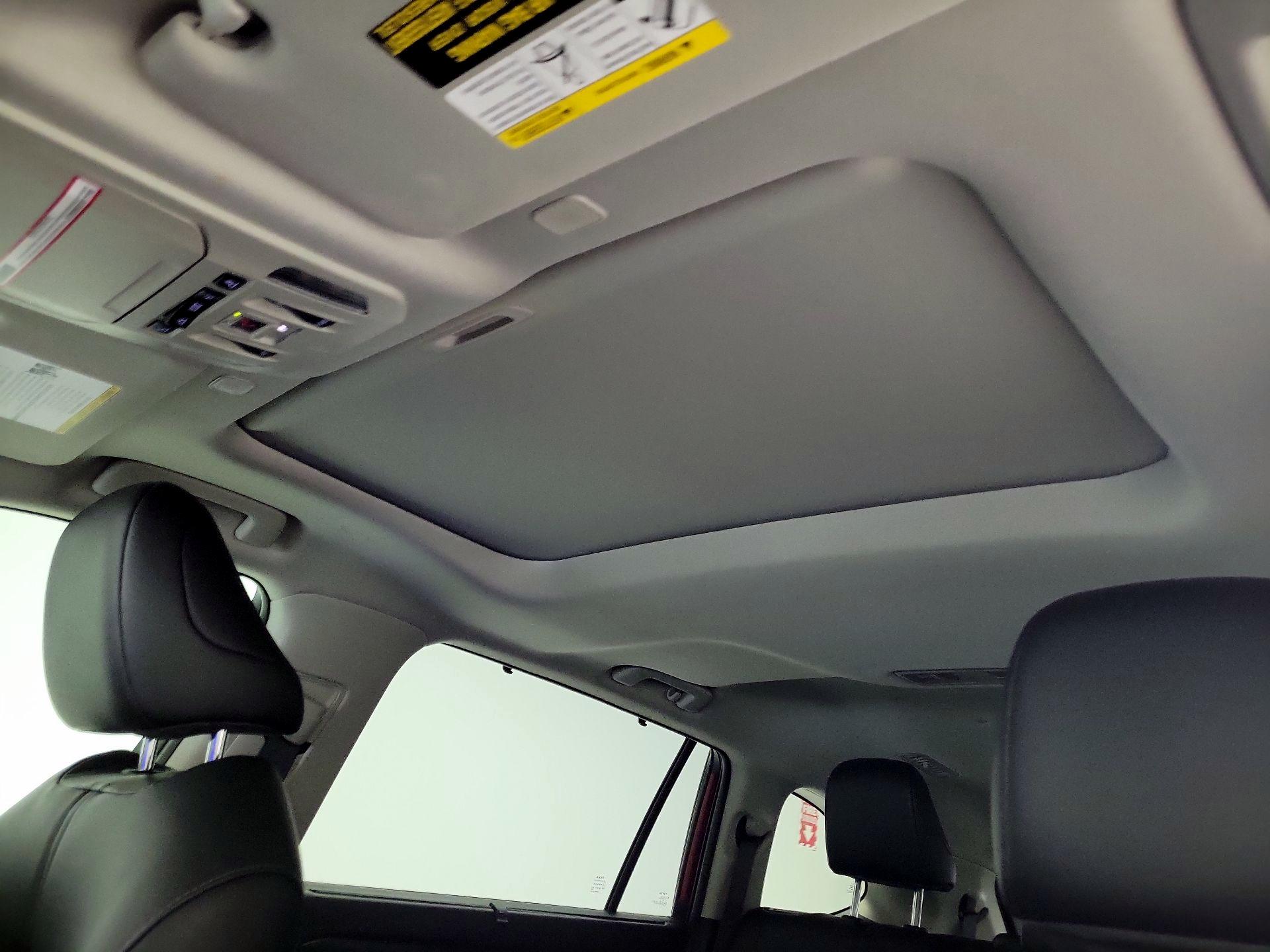 Thumbnail: 2023 Toyota Highlander - 19