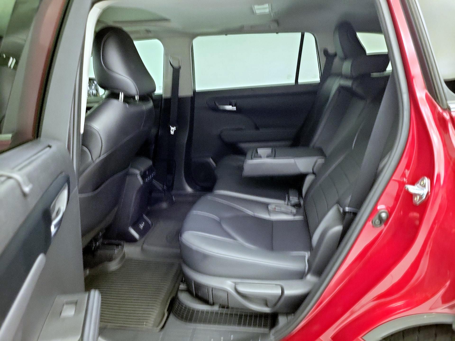 Thumbnail: 2023 Toyota Highlander - 20