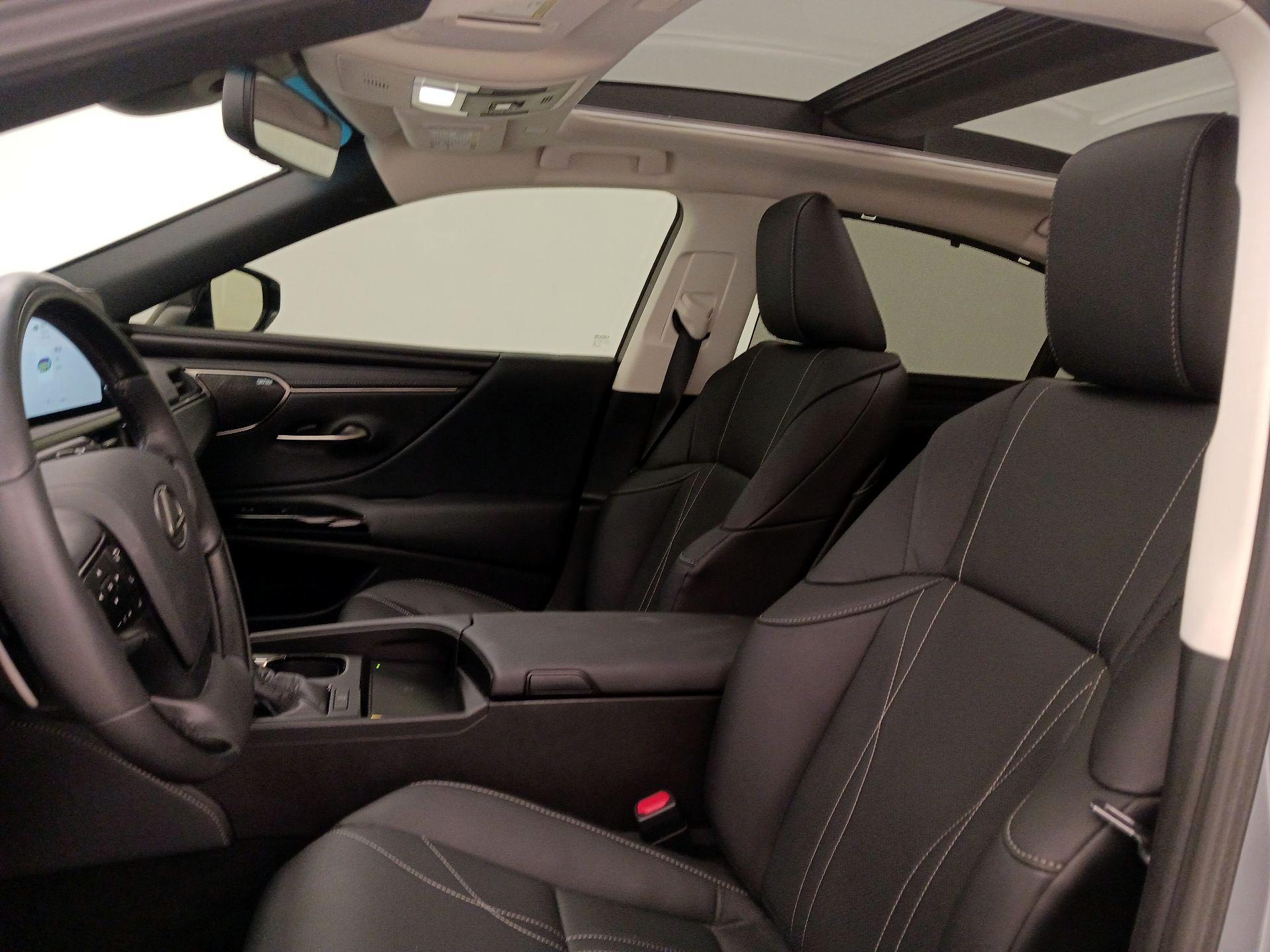 Thumbnail: 2025 Lexus ES - 19
