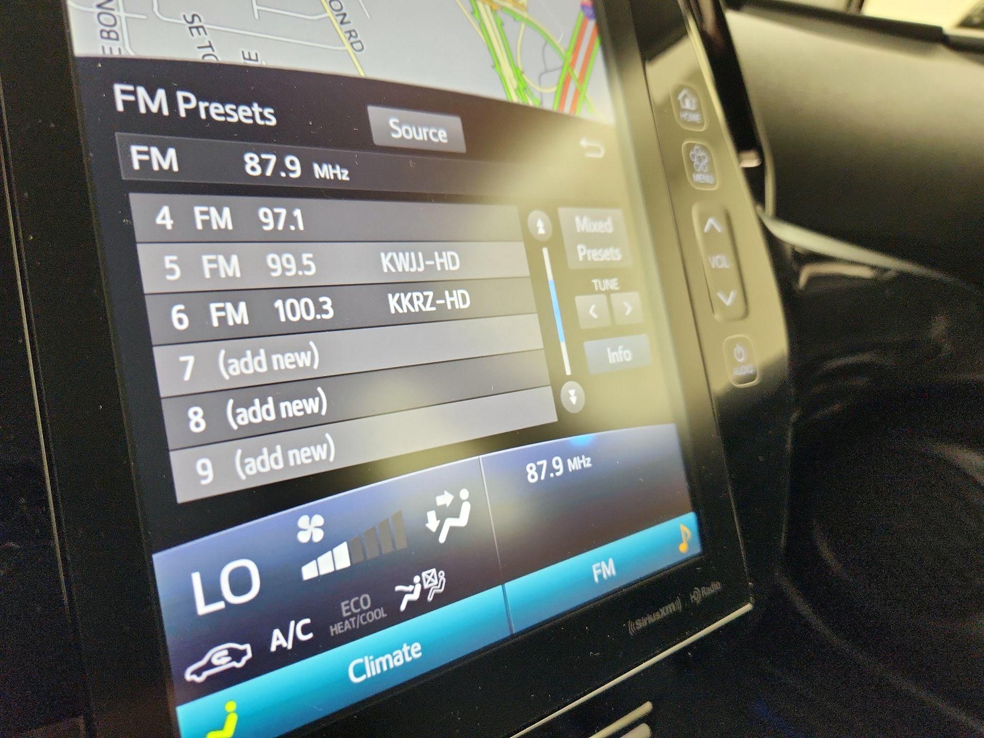 Thumbnail: 2020 Toyota Prius Prime - 16