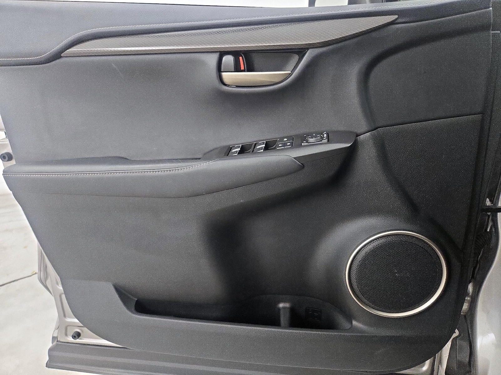 2021 Lexus NX 300 - Photo 13