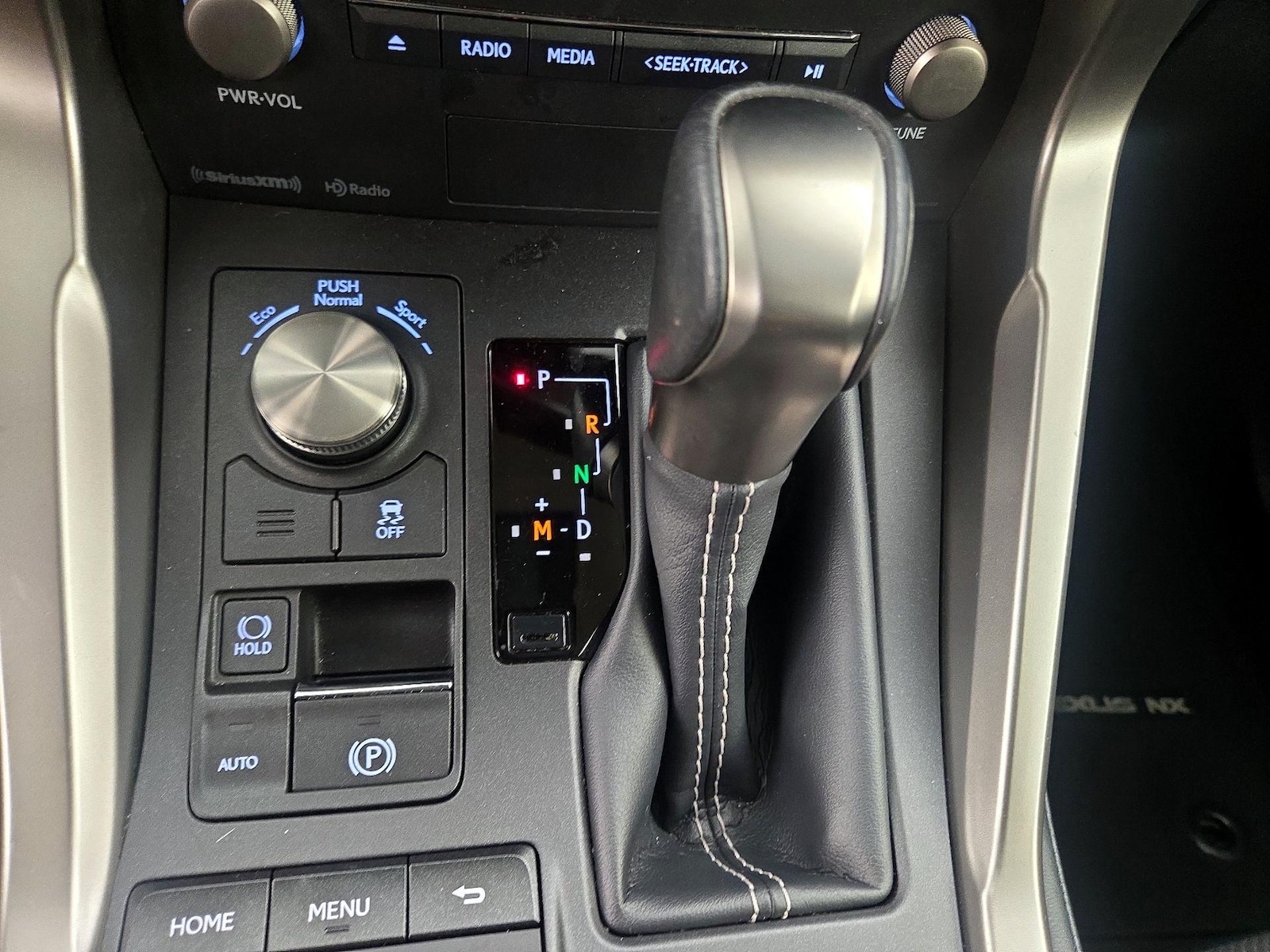 2021 Lexus NX 300 - Photo 18