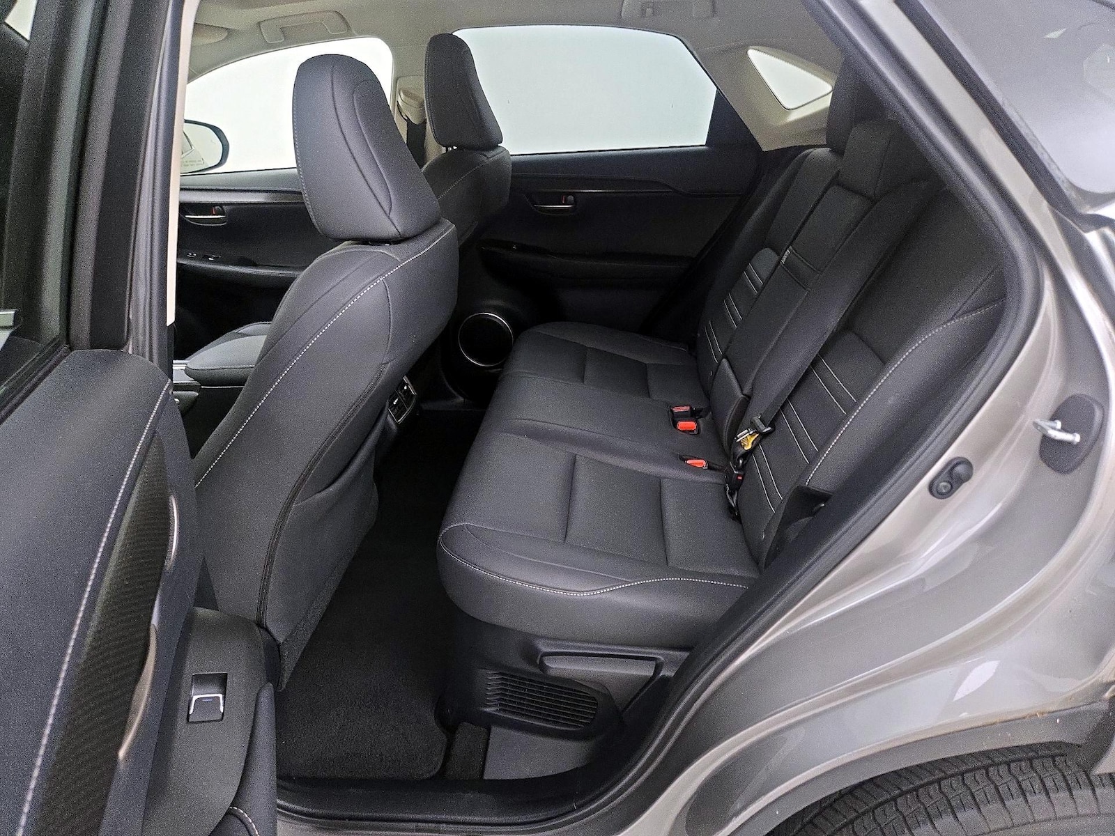 2021 Lexus NX 300 - Photo 21