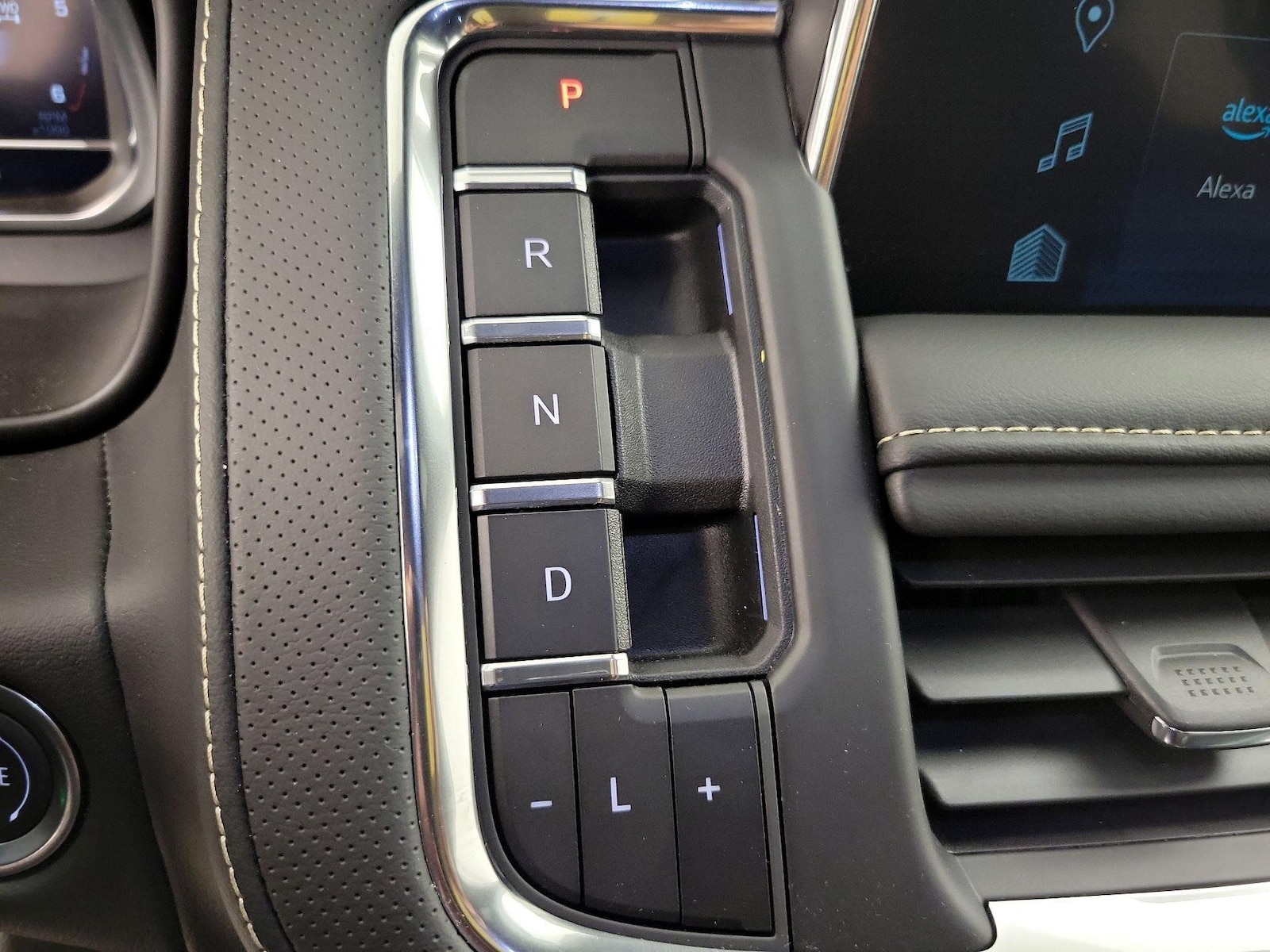 2024 Chevrolet Tahoe Premier - Photo 18
