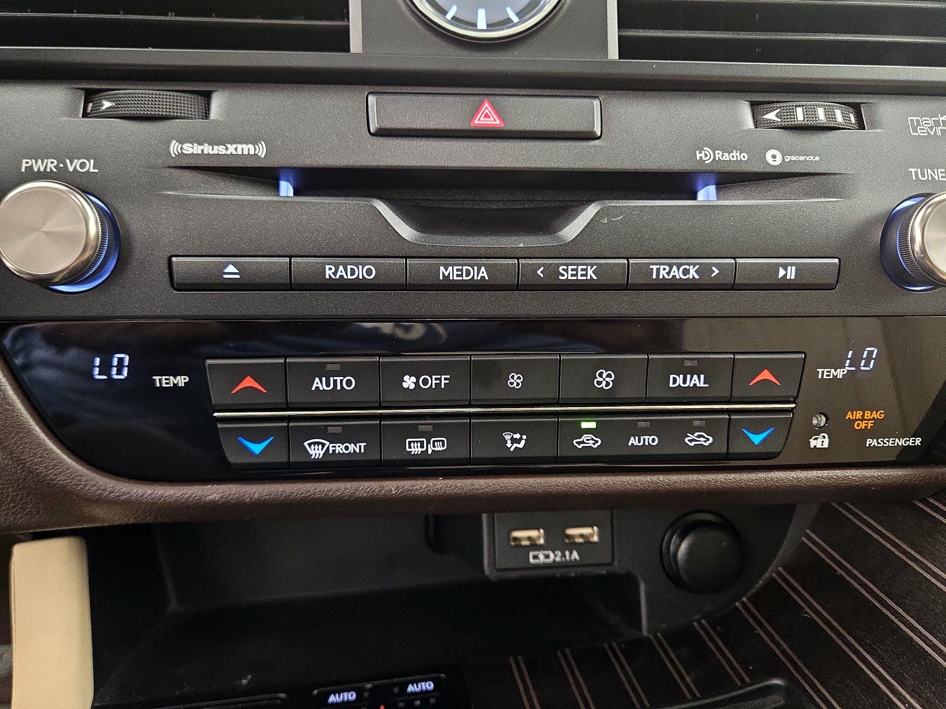 Thumbnail: 2020 Lexus RX - 17