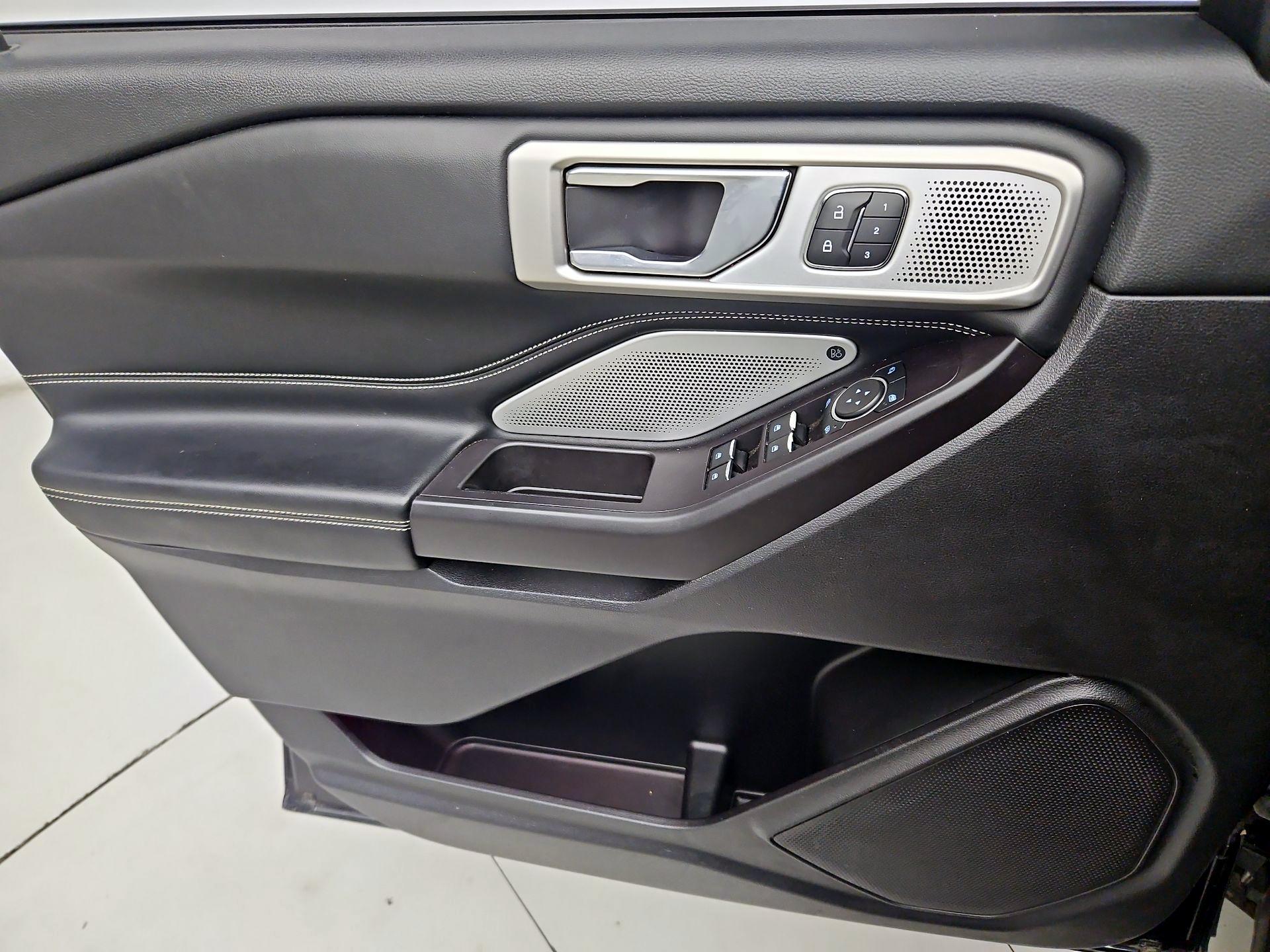 Thumbnail: 2020 Ford Explorer - 12