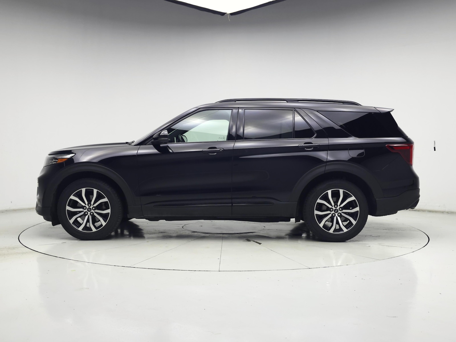 2020 Ford Explorer ST - Photo 4